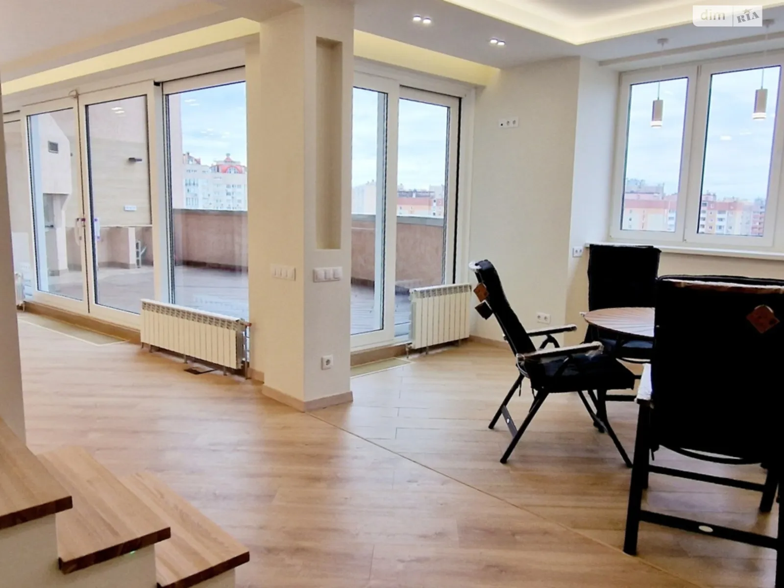 Продается 4-комнатная квартира 187 кв. м в Киеве, наб. Днепровская, 19А - фото 1