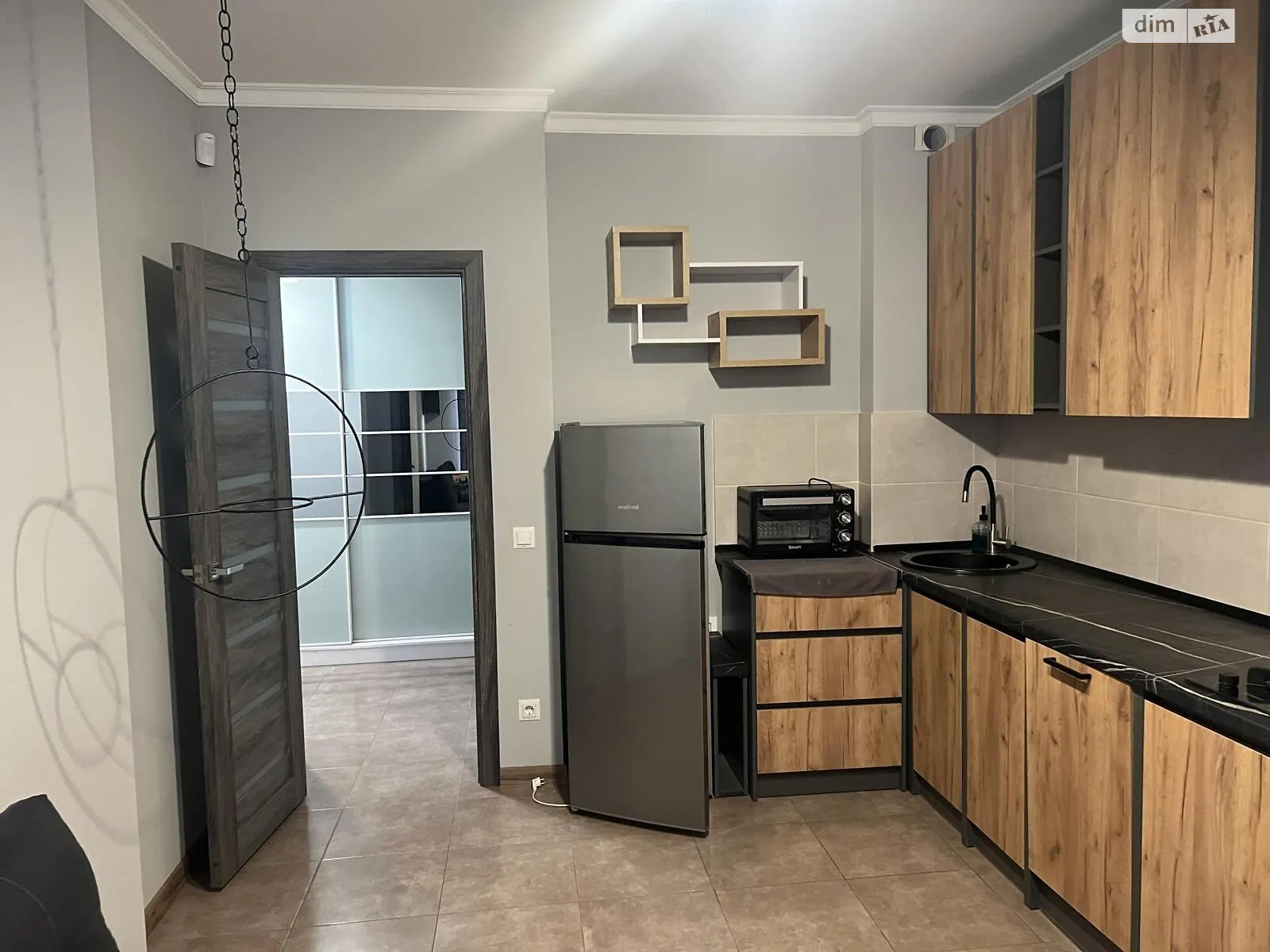 Продается 1-комнатная квартира 46 кв. м в Ужгороде, ул. Гленца, 14 - фото 1