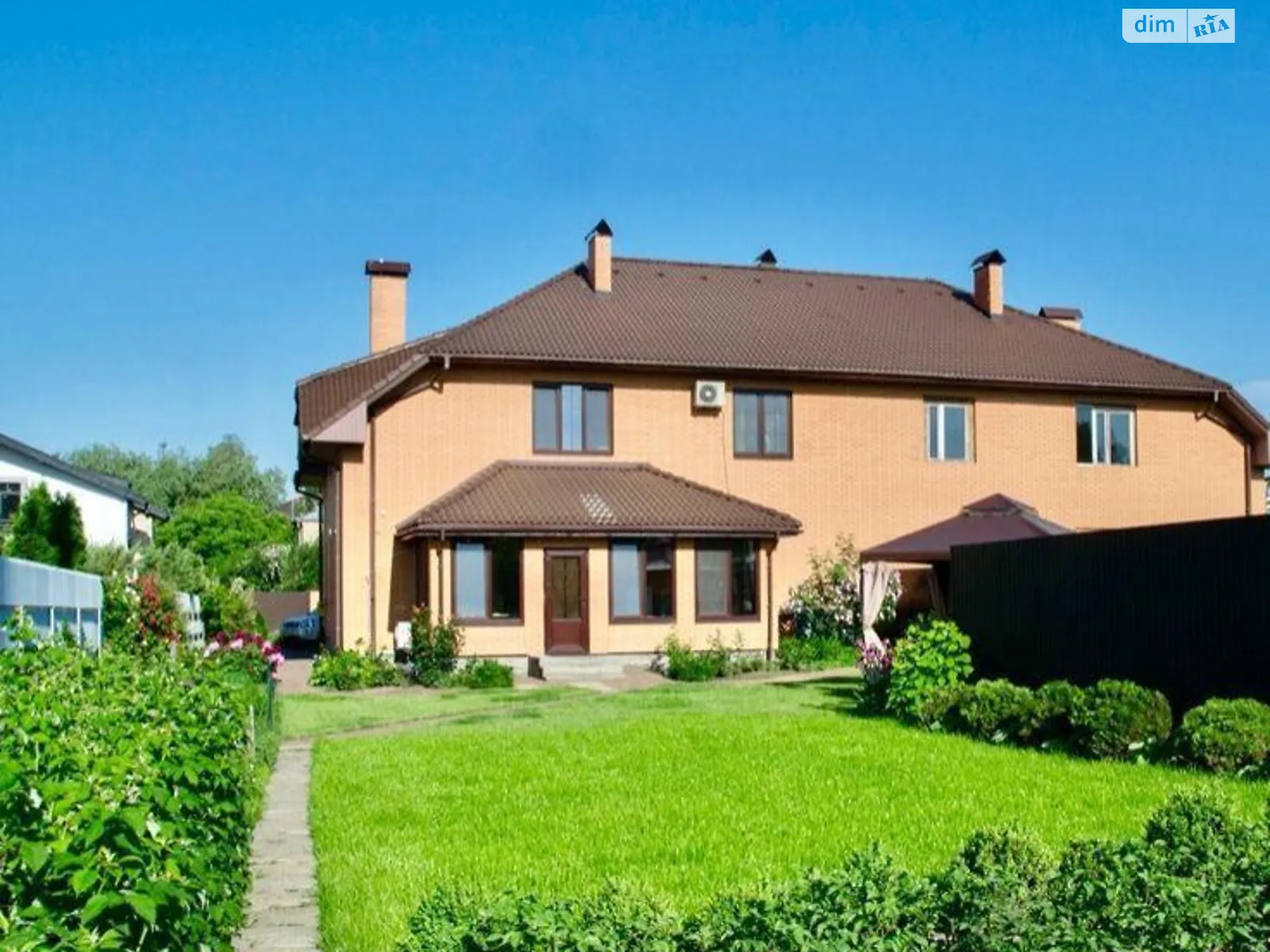 Продается дом на 2 этажа 295 кв. м с террасой, цена: 230000 $ - фото 1