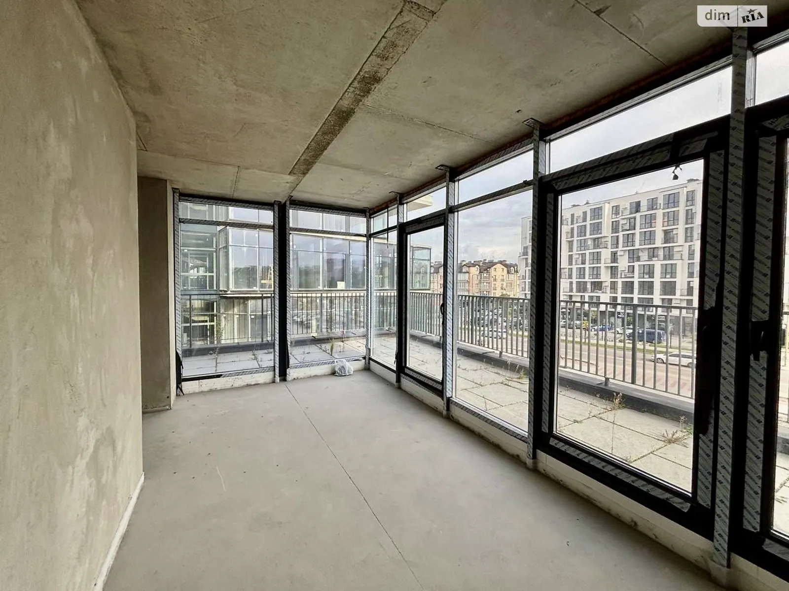 Продается 2-комнатная квартира 92.64 кв. м в Ужгороде, ул. Николая Бобяка, 1А - фото 1