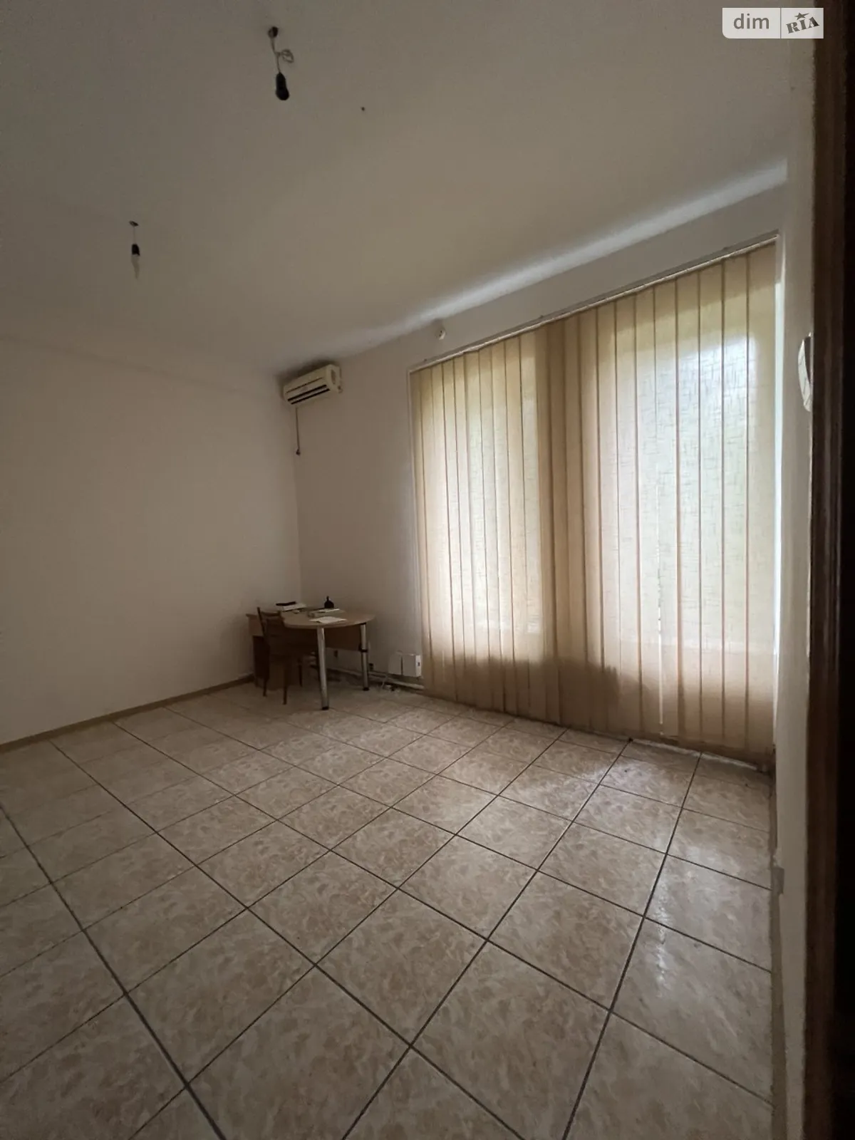 Здається в оренду приміщення вільного призначення 215.2 кв. м в 1-поверховій будівлі, цена: 108853 грн - фото 1