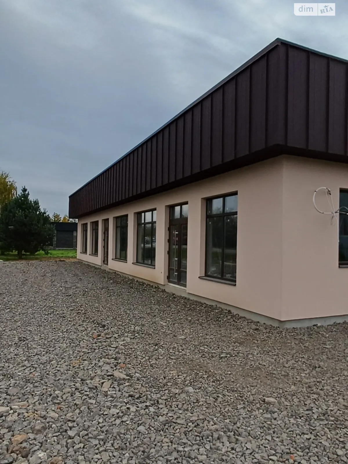 Здається в оренду об'єкт сфери послуг 200 кв. м в 1-поверховій будівлі, цена: 1500 $ - фото 1