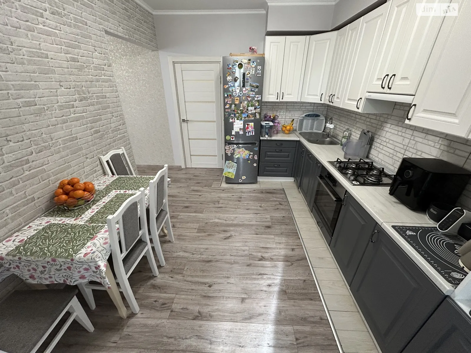 Продается 3-комнатная квартира 93 кв. м в Чабанах, ул. Юности, 3 - фото 1