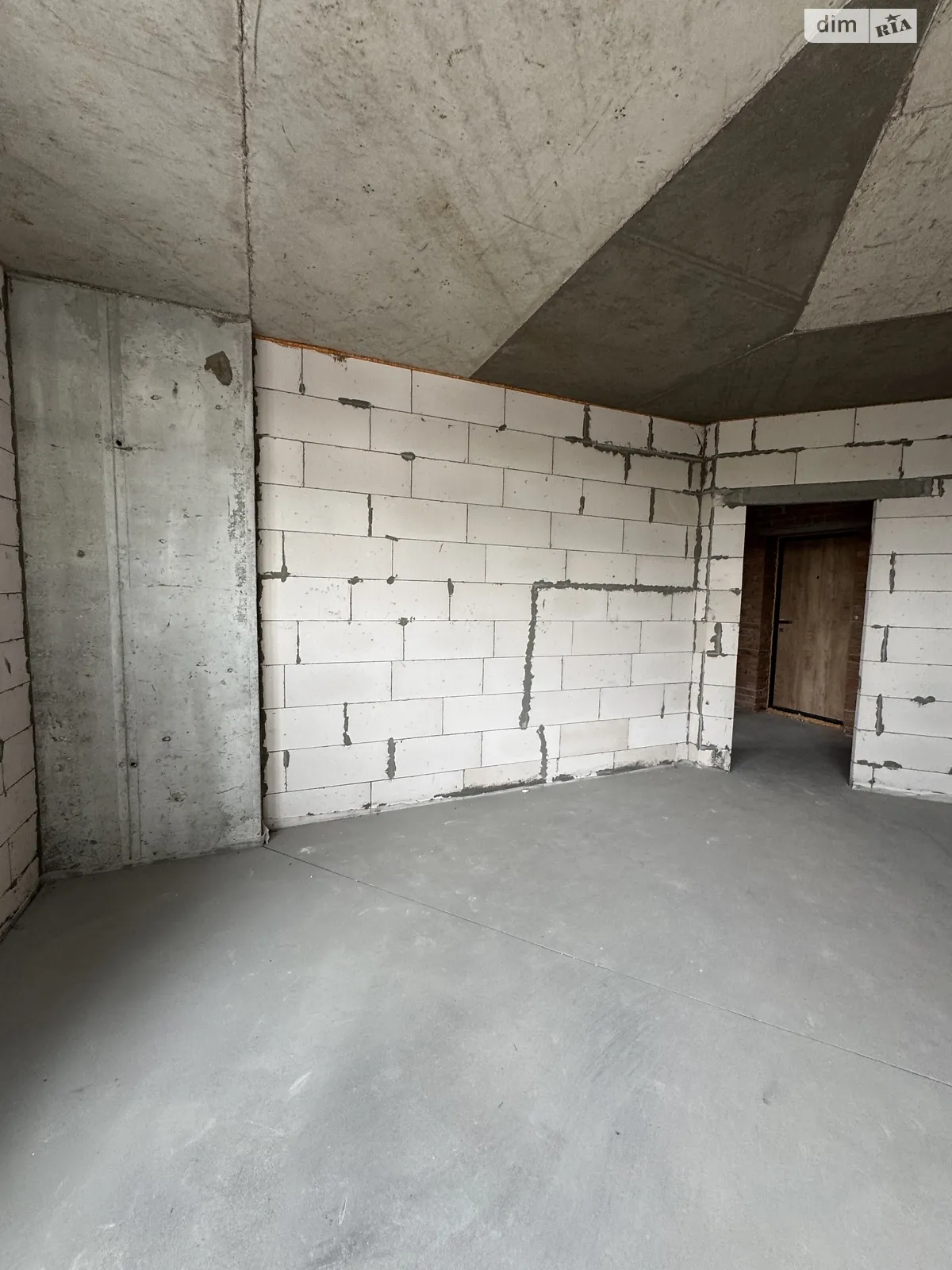 Продається 2-кімнатна квартира 41 кв. м у Ірпені, вул. Кобилянської Ольги, 1/21 - фото 1