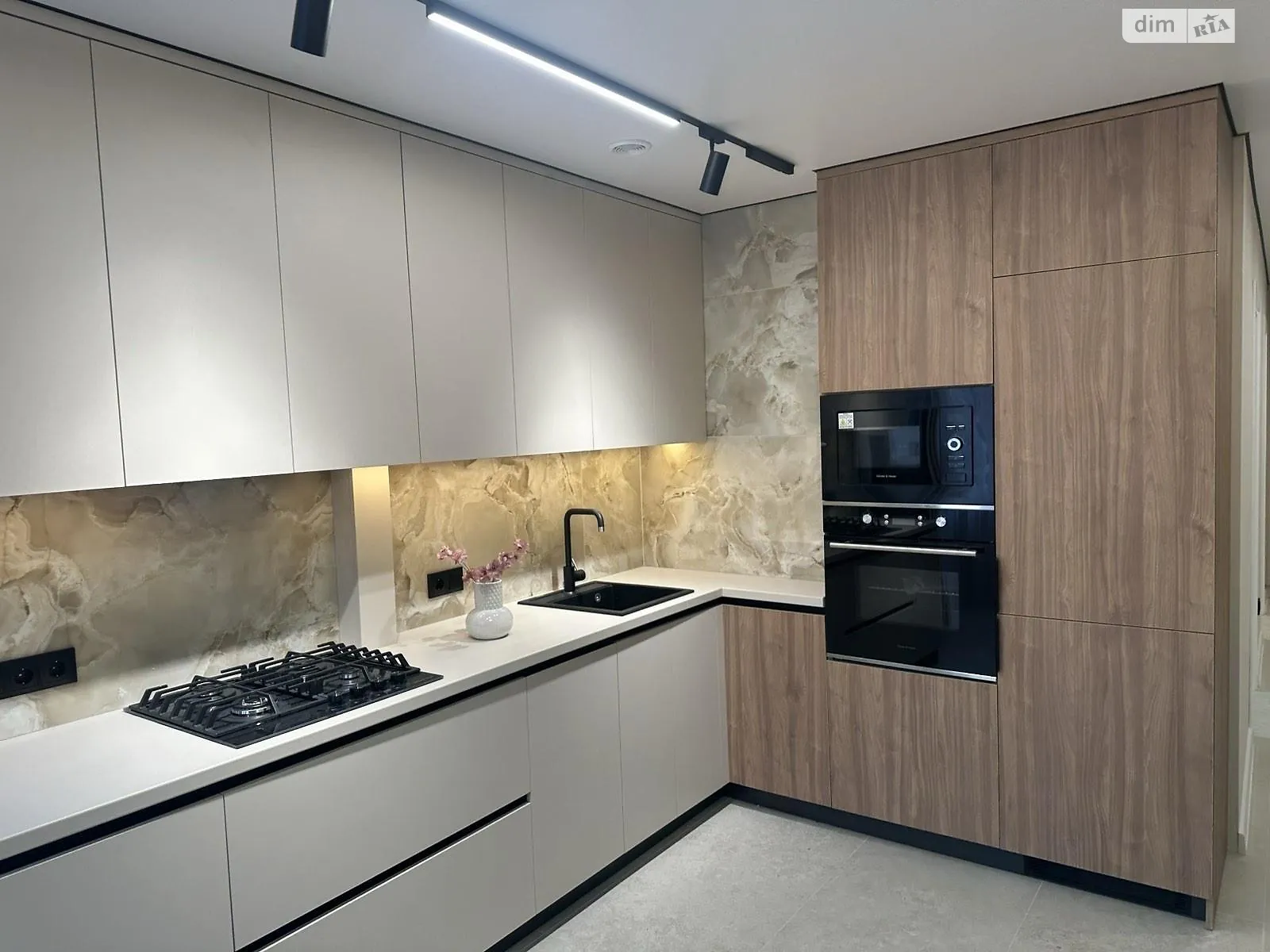 2-комнатная квартира 65 кв. м в Тернополе, цена: 85000 $ - фото 1