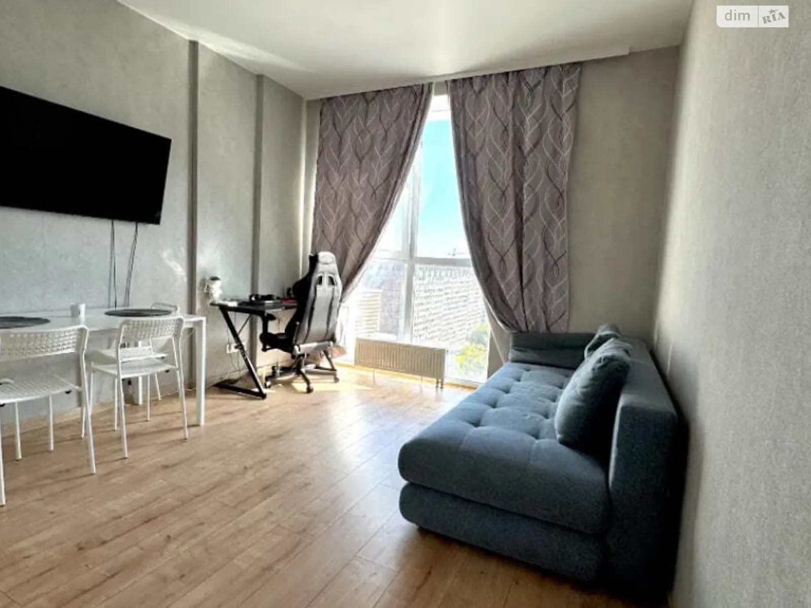 Продается 1-комнатная квартира 40 кв. м в Днепре, бул. Звездный, 1М - фото 1