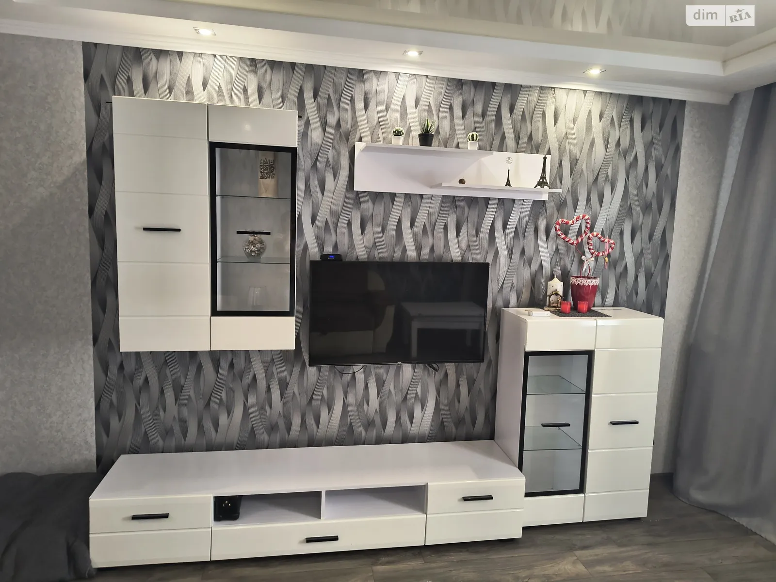 Продається 3-кімнатна квартира 69 кв. м у Кам'янському, просп. Наддніпрянський(50 років СРСР) - фото 1