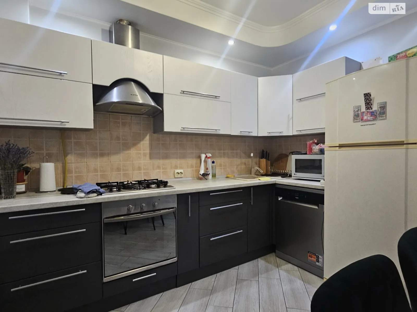 Продается 2-комнатная квартира 67 кв. м в Черкассах, ул. Святотроицкая - фото 1