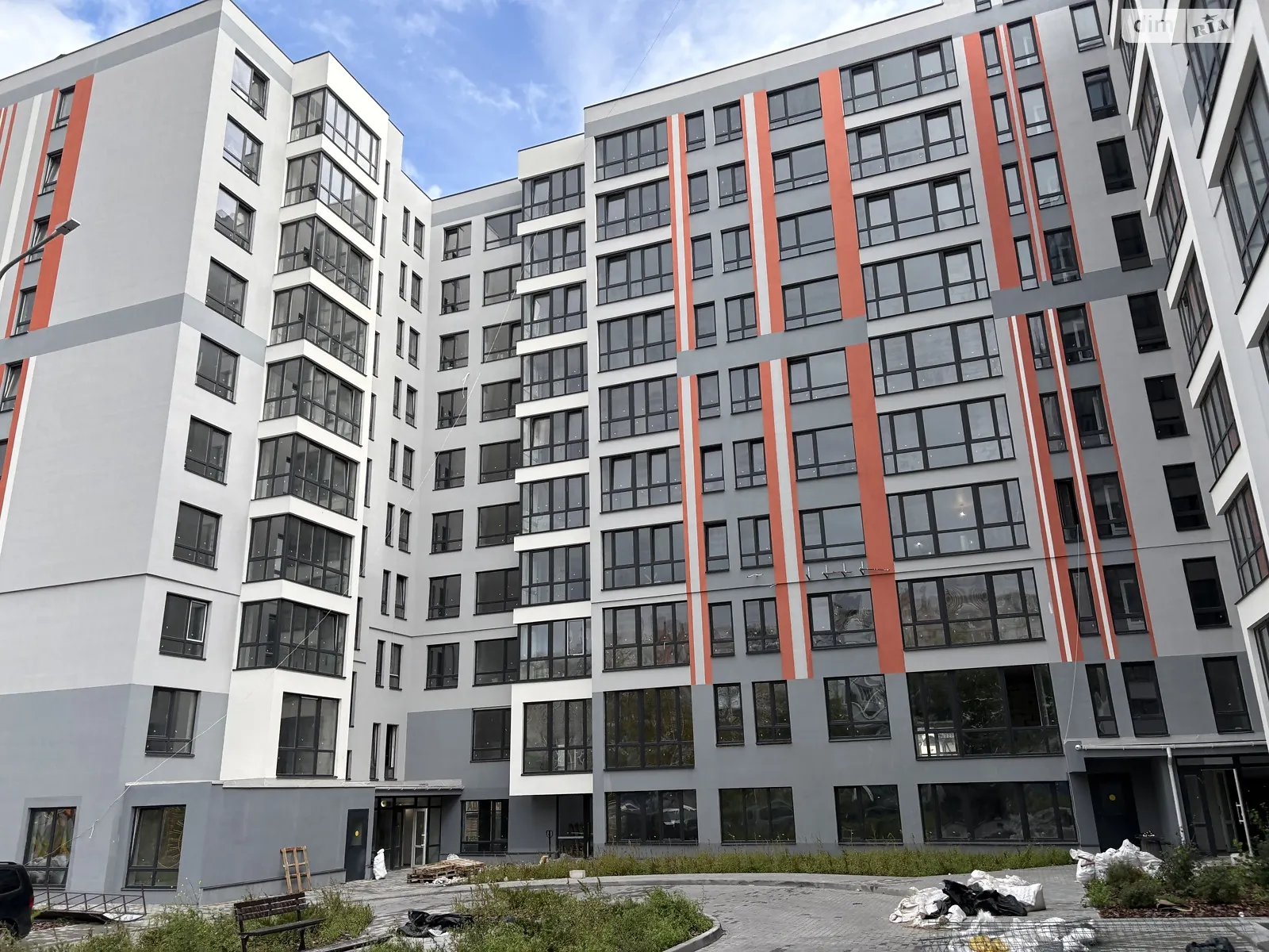 Продається 2-кімнатна квартира 75 кв. м у Вінниці, вул. Привокзальна, 30 - фото 1