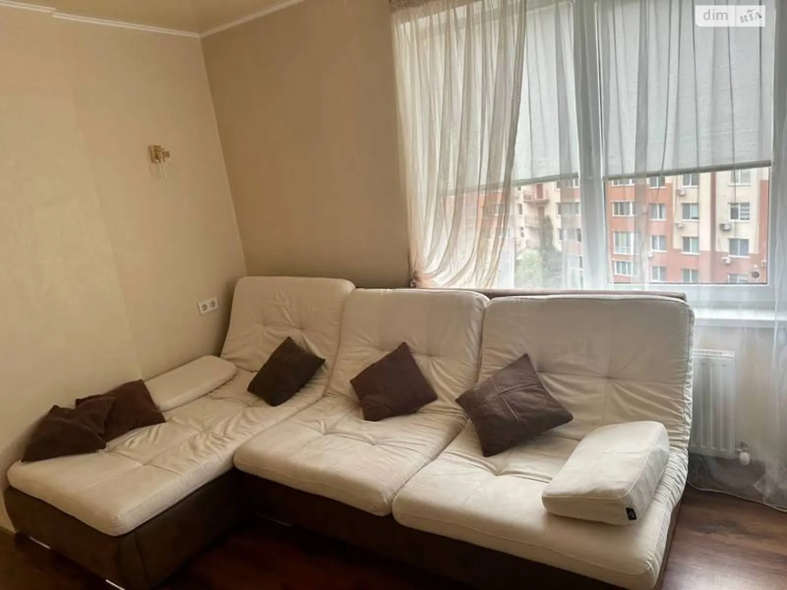 Продається 2-кімнатна квартира 65 кв. м у Лиманці, мас. Радужний, 10 - фото 1