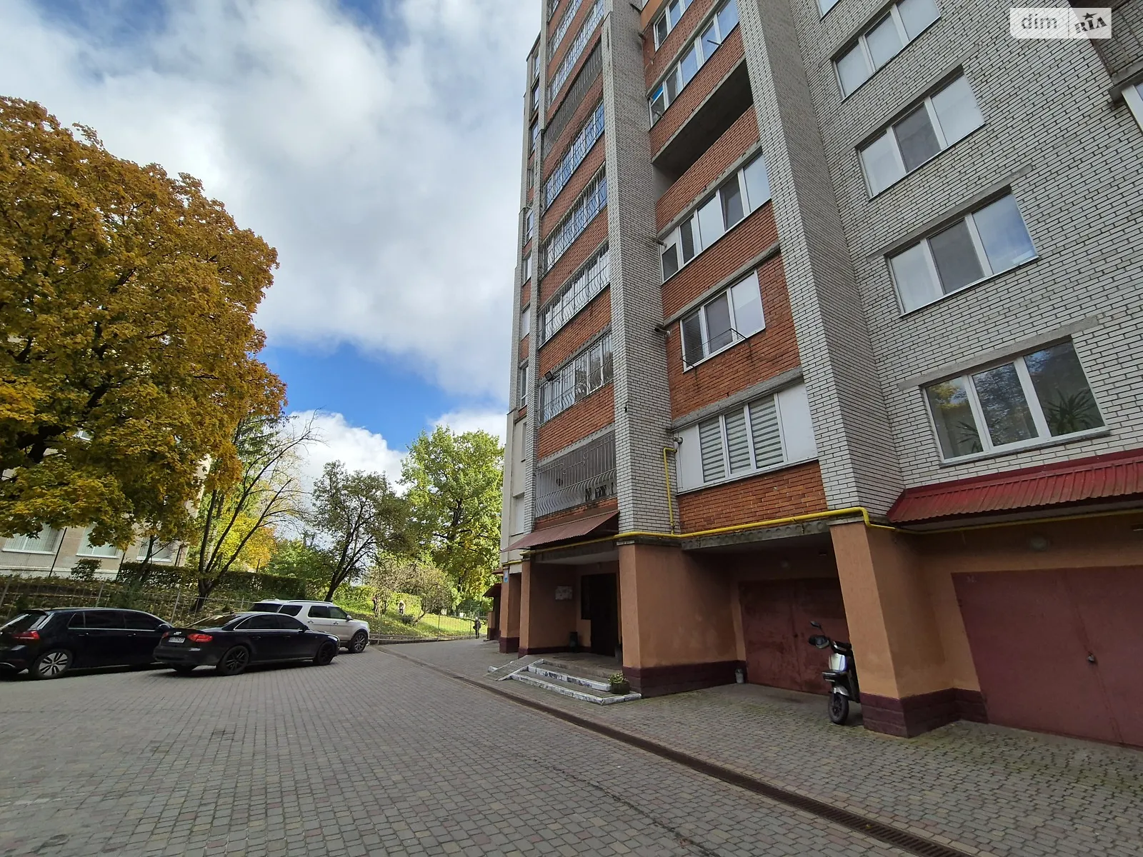 3-комнатная квартира 103 кв. м в Тернополе, ул. Юности, 9А - фото 1