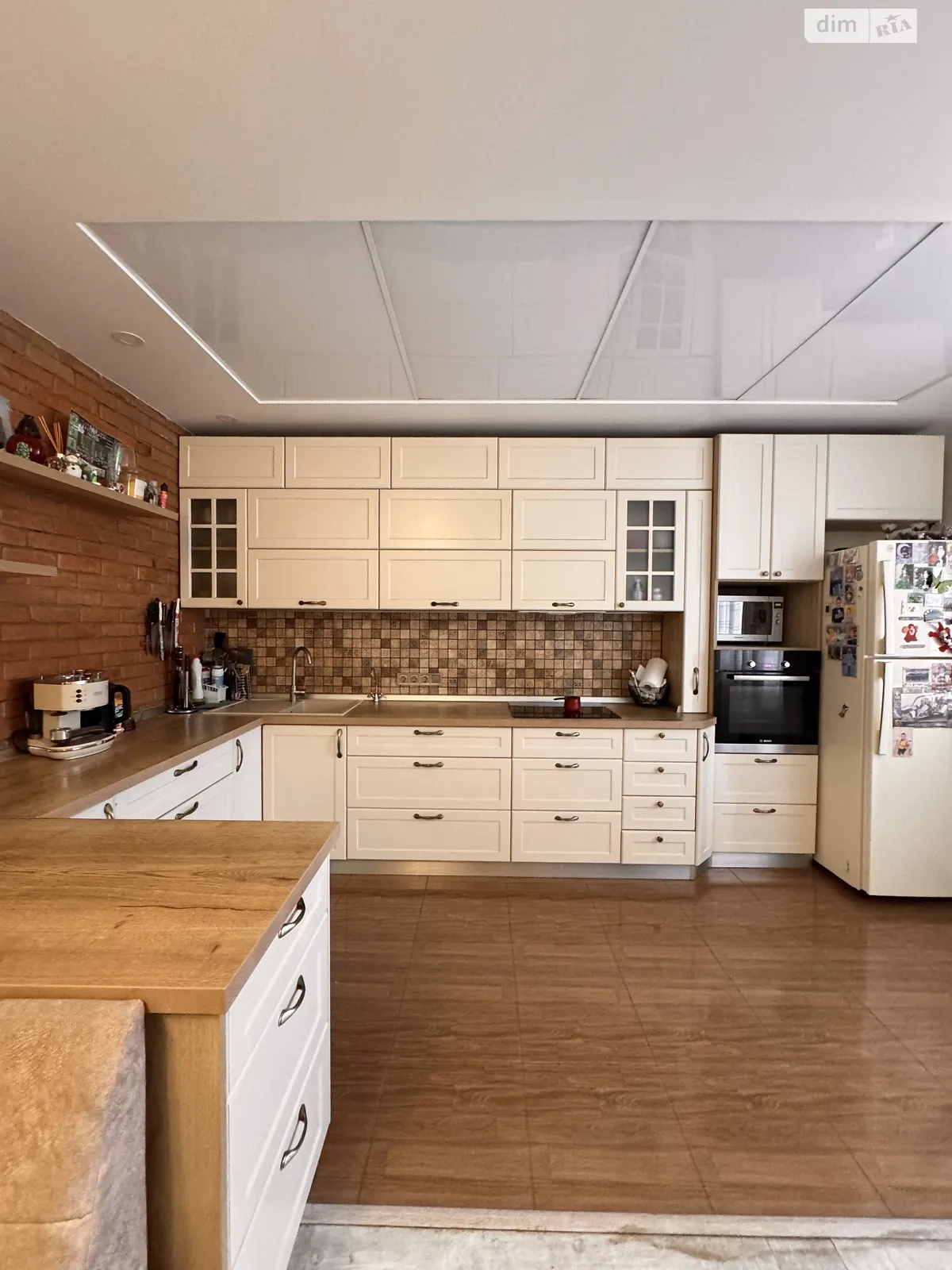 Продается 2-комнатная квартира 69 кв. м в Одессе, мас. Радужный, 15/4 - фото 1