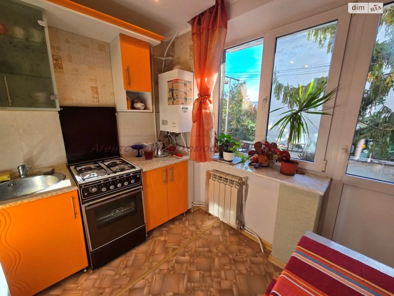 Продается 3-комнатная квартира 72 кв. м в Ужгороде, ул. Докучаева - фото 1