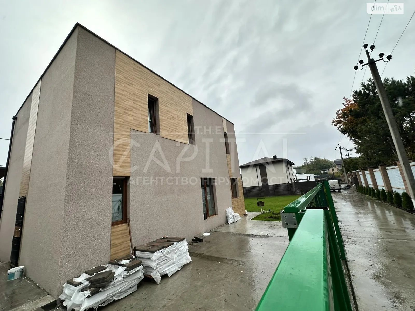 Продается дом на 2 этажа 150 кв. м с баней/сауной, цена: 170000 $ - фото 1