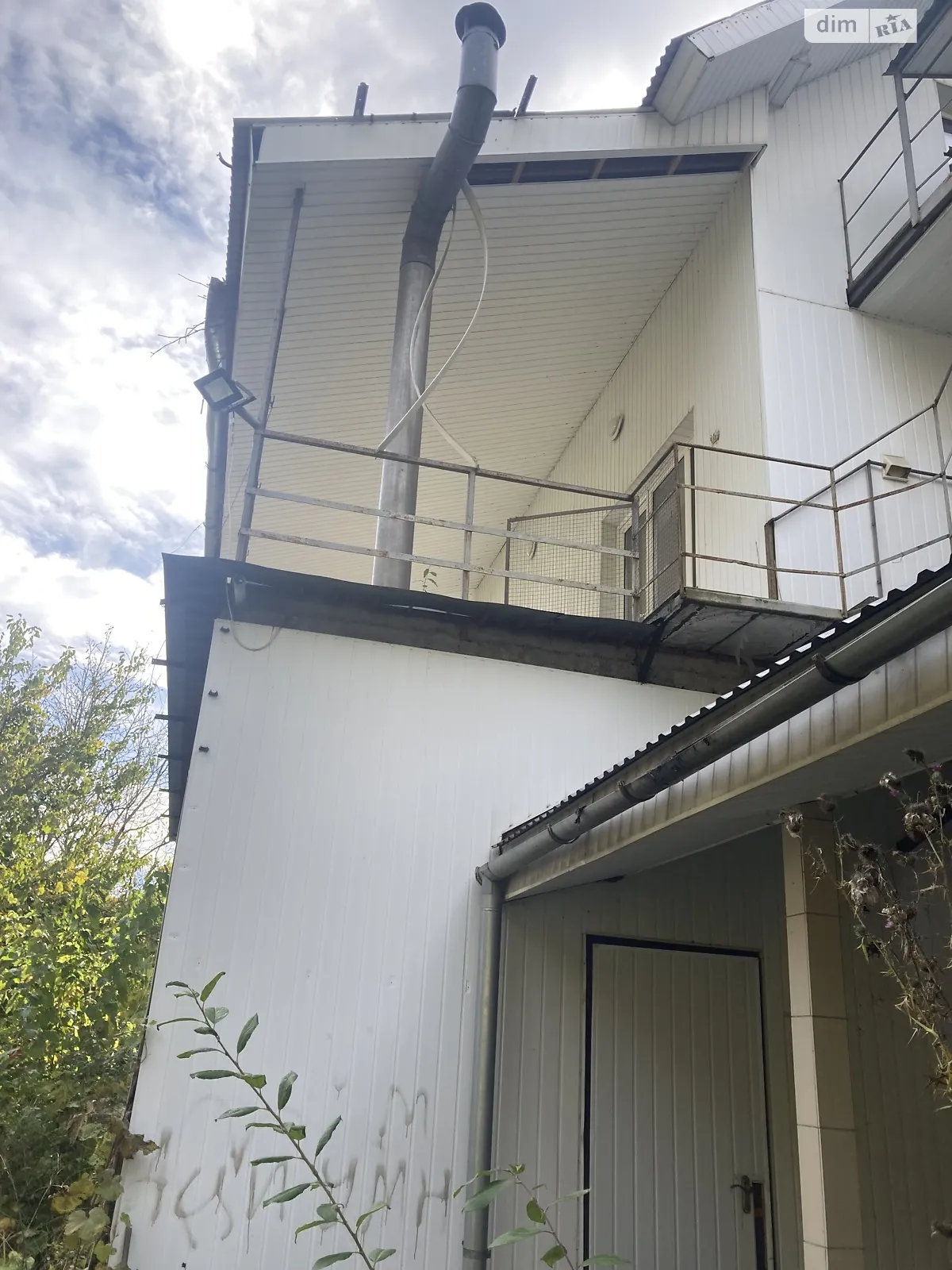 Продается дом на 3 этажа 470 кв. м с камином, цена: 170000 $ - фото 1