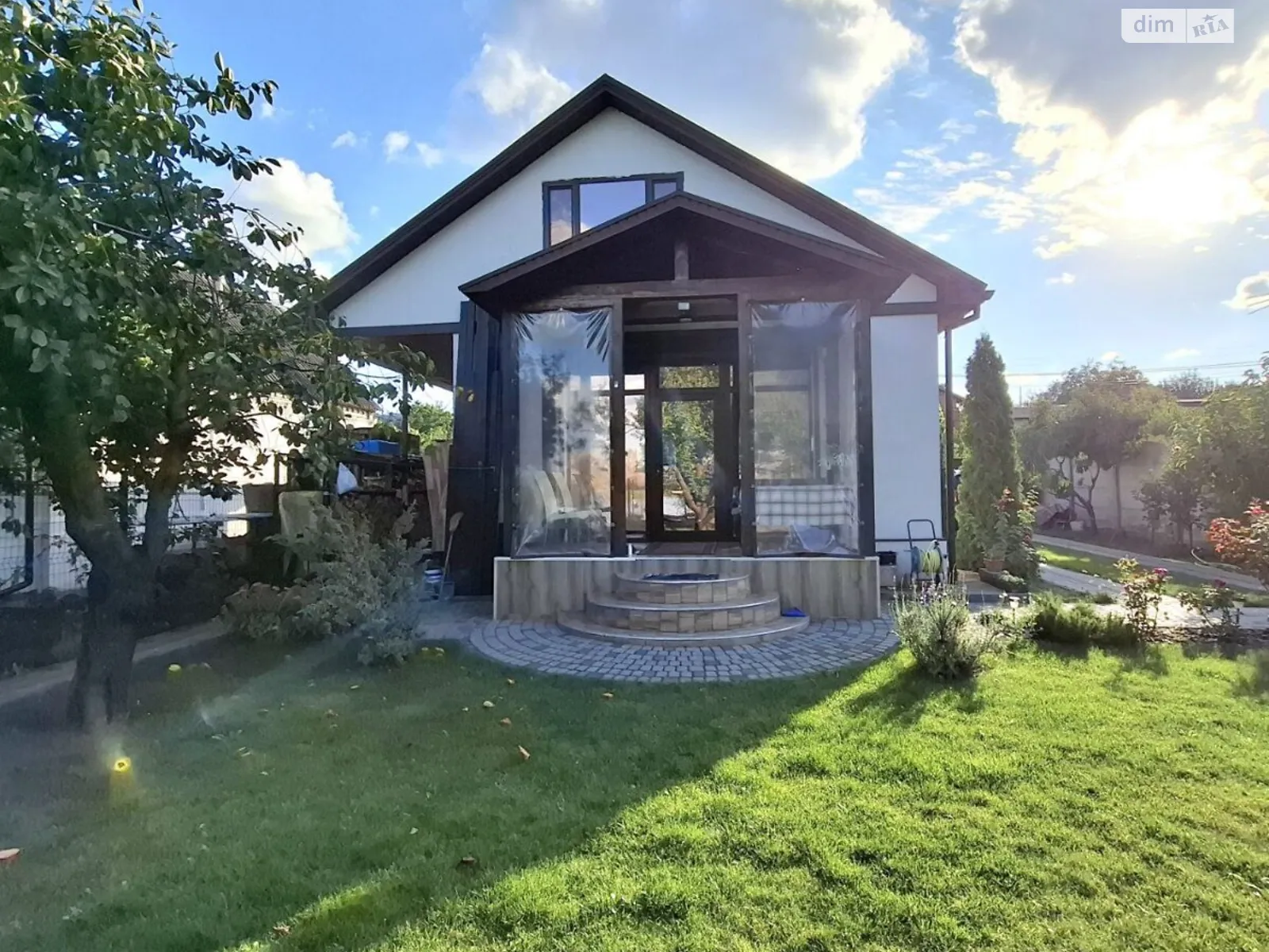 Продается дом на 2 этажа 90 кв. м с камином, цена: 85000 $ - фото 1