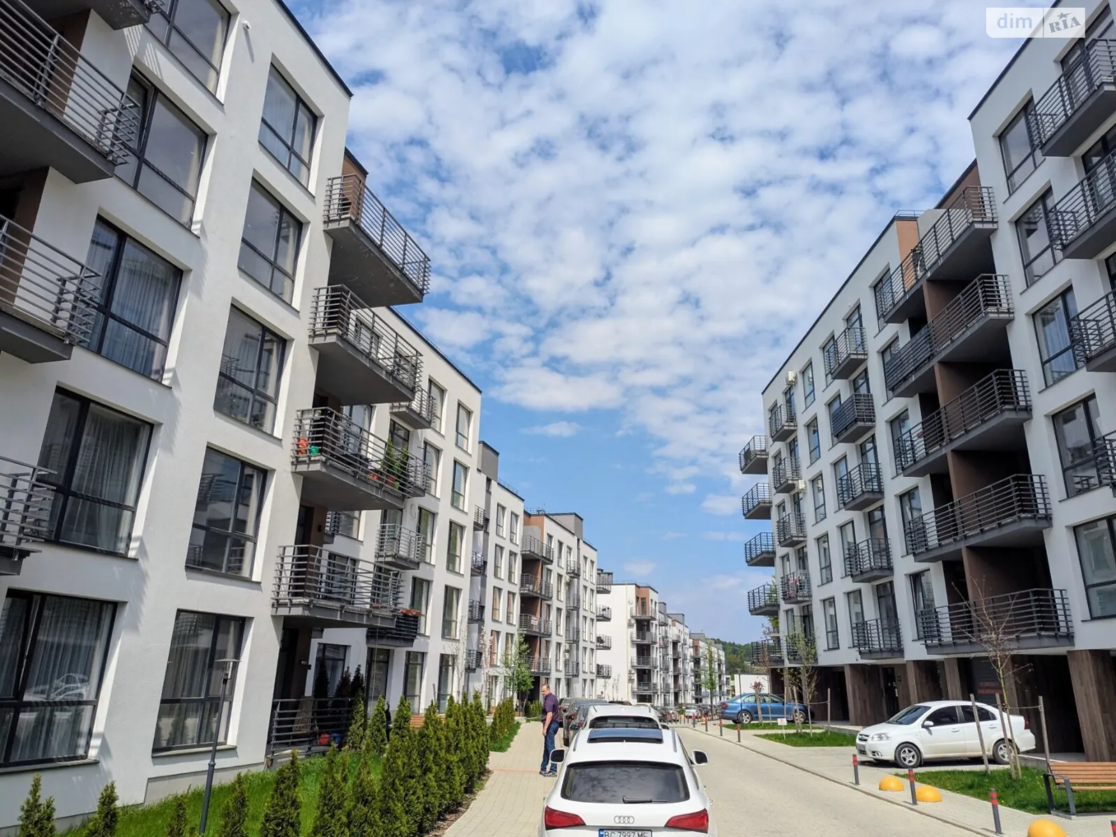 Продається 2-кімнатна квартира 67.6 кв. м у Брюховичах, вул. Львівська, 92А - фото 1