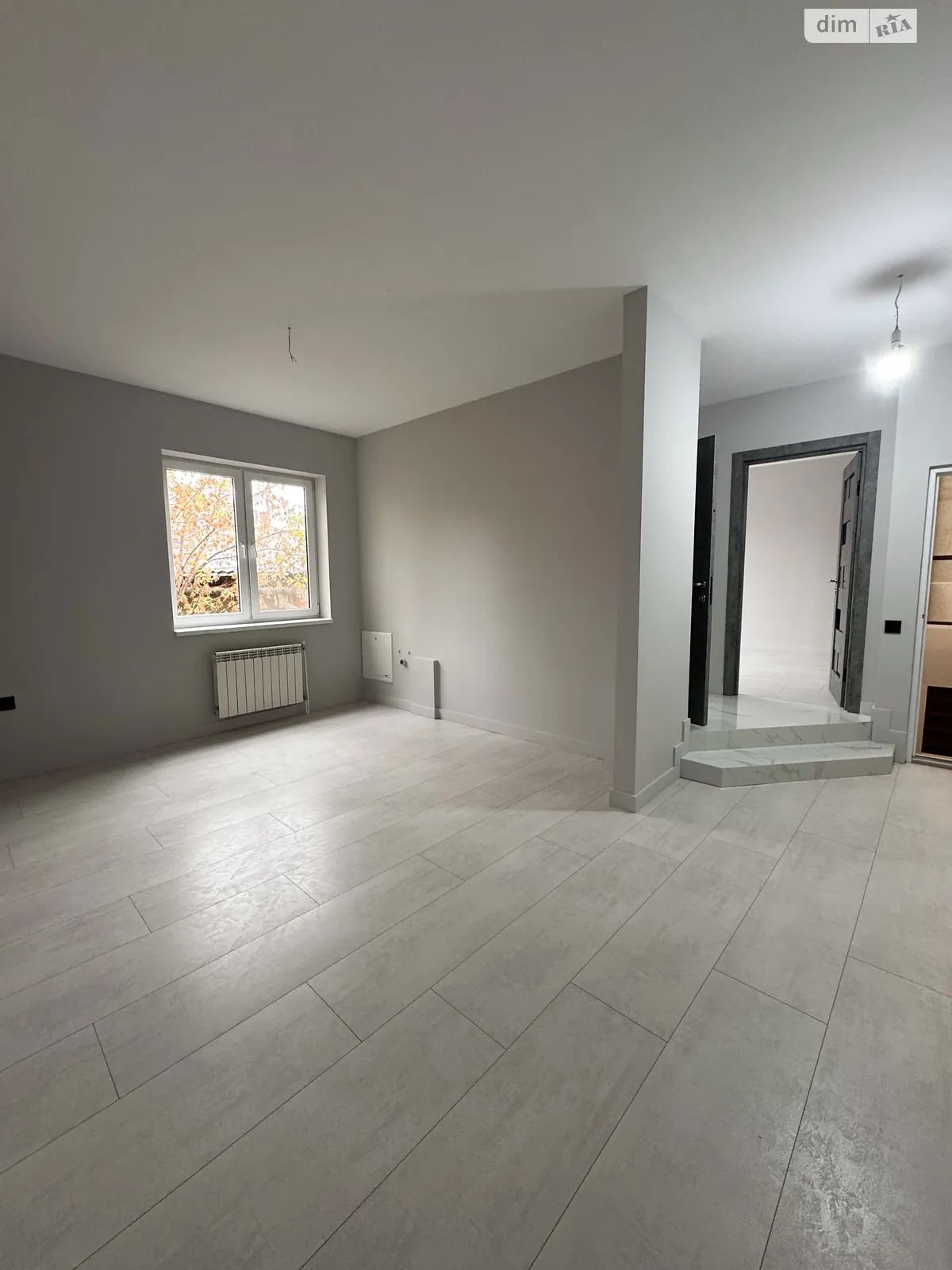 Сдается в аренду офис 60 кв. м в бизнес-центре, цена: 600 $ - фото 1