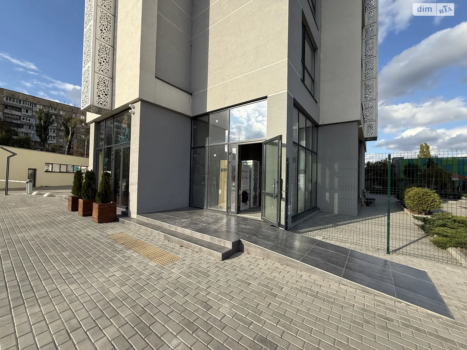 Сдается в аренду помещения свободного назначения 45 кв. м в 16-этажном здании, цена: 35000 грн - фото 1