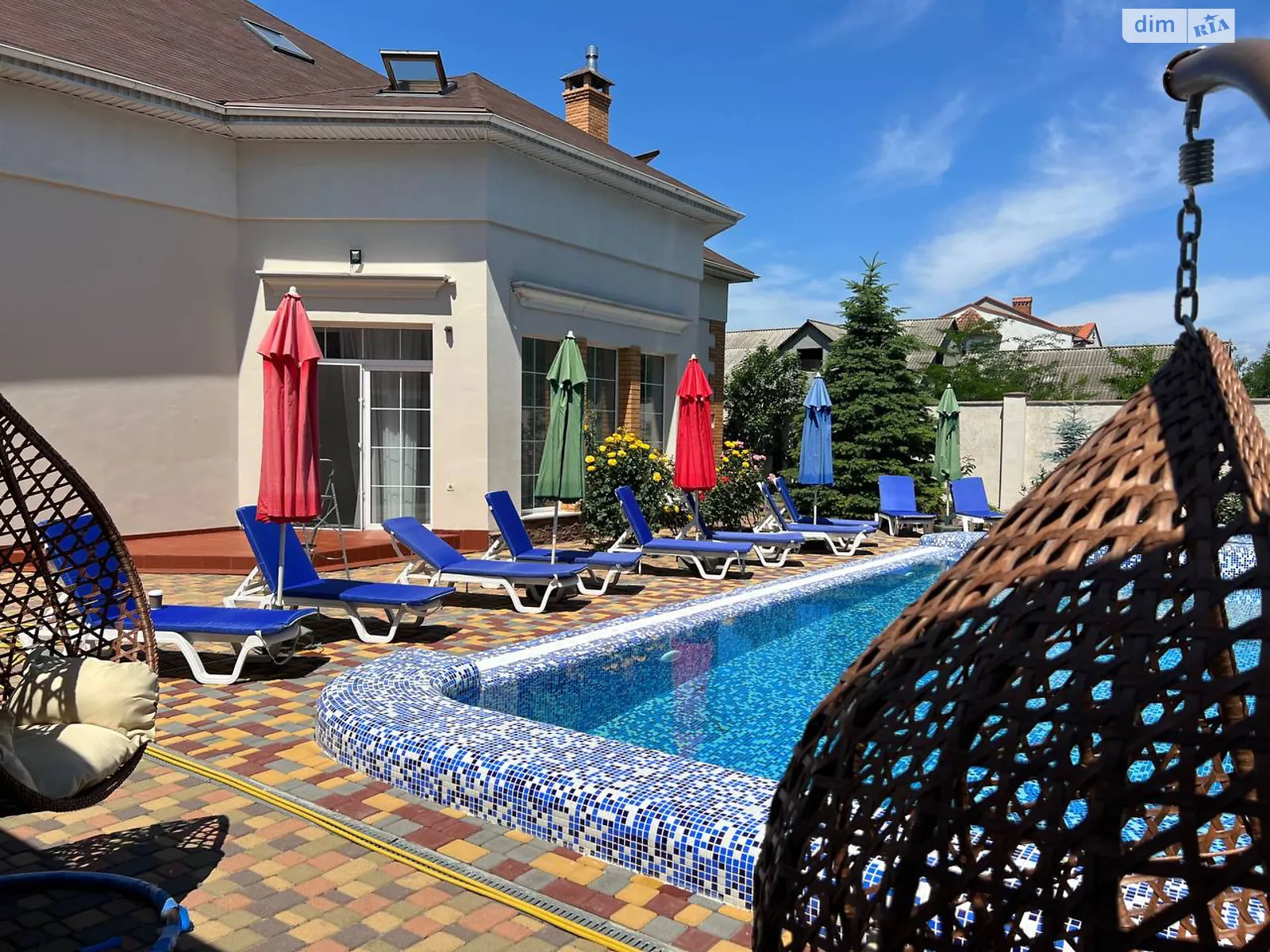 Продается дом на 2 этажа 667 кв. м с террасой, цена: 300000 $ - фото 1