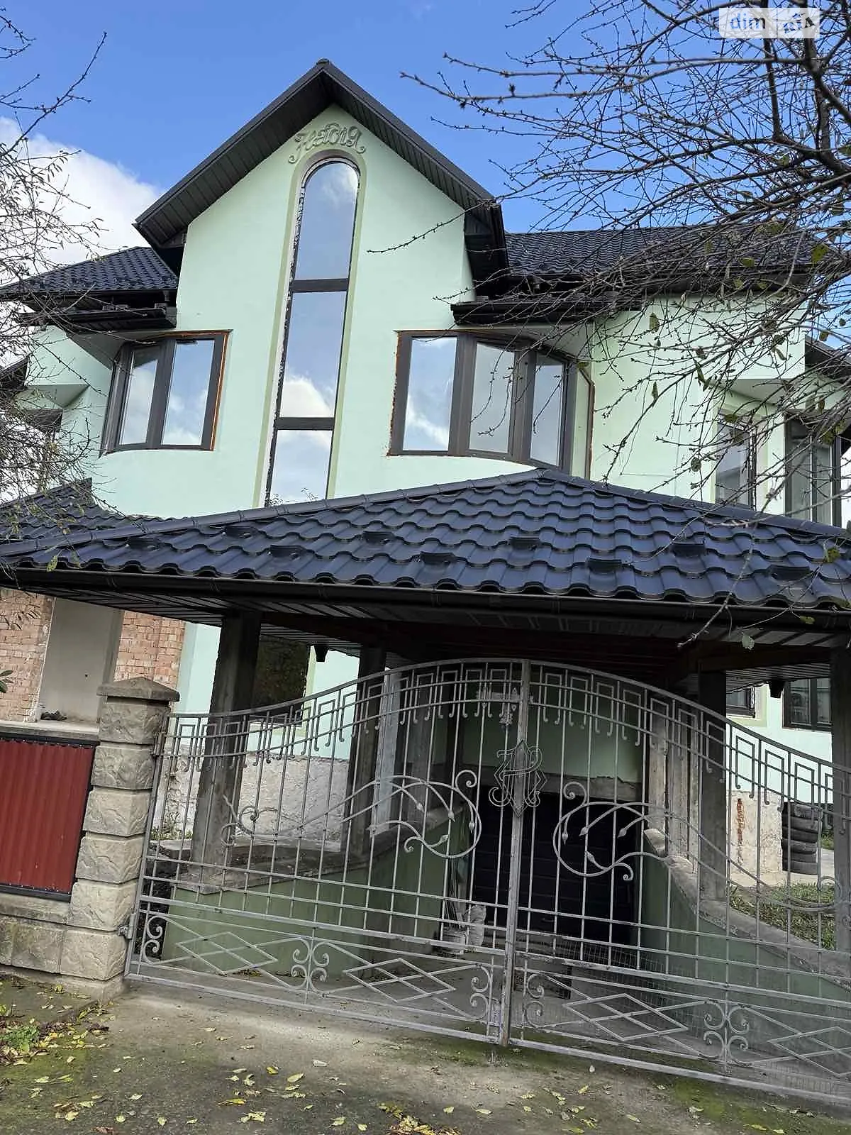 Продается дом на 3 этажа 354 кв. м с балконом, цена: 140000 $ - фото 1