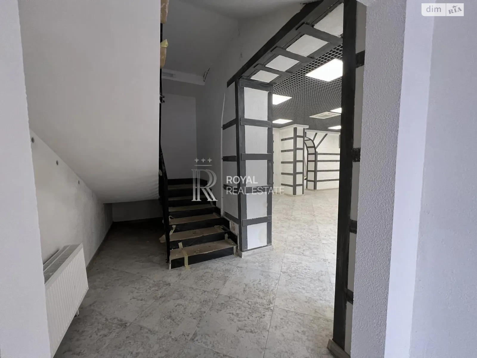 Здається в оренду офіс 814 кв. м в бізнес-центрі, цена: 19000 $ - фото 1