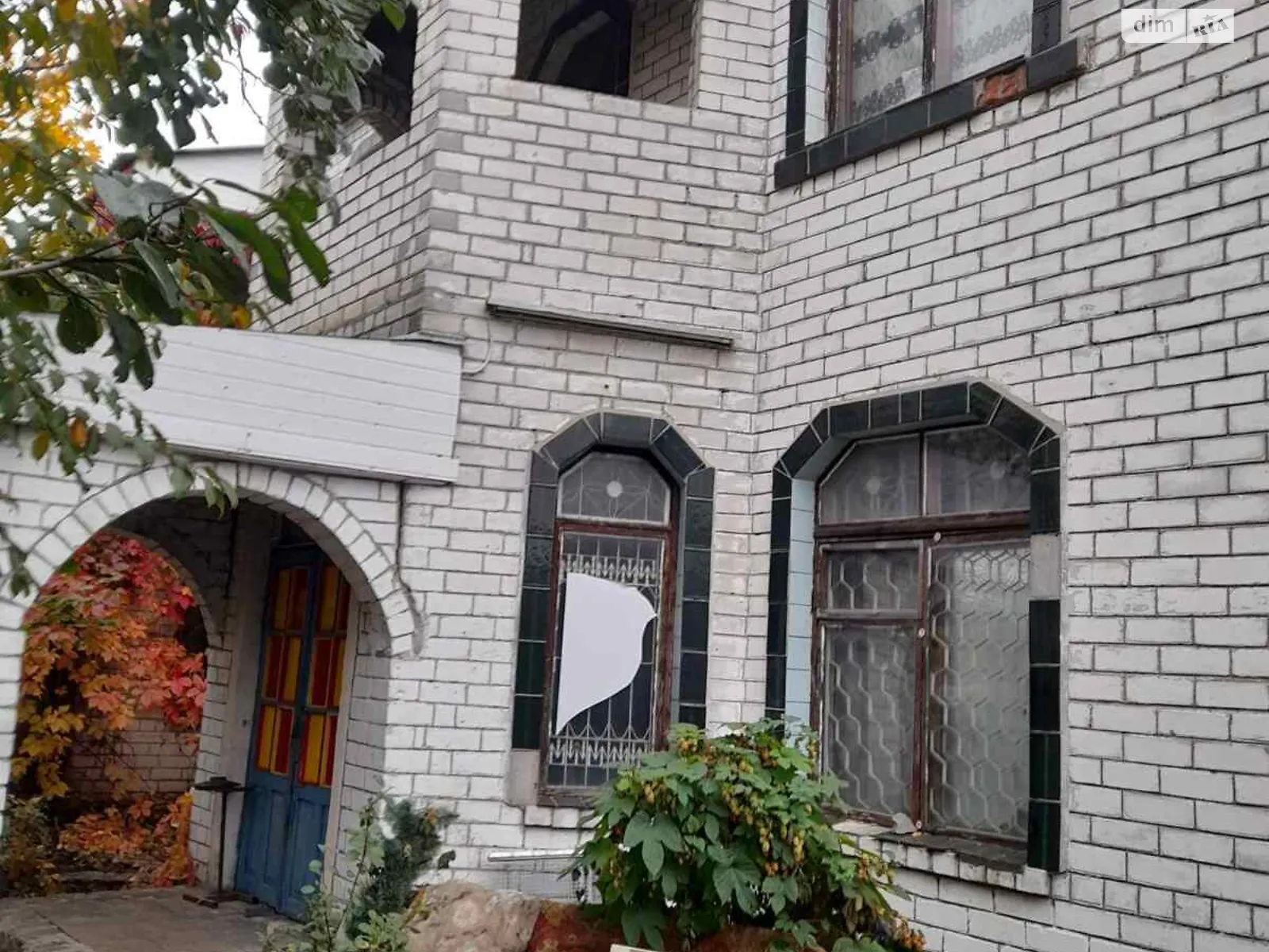 Продается дом на 2 этажа 350 кв. м с подвалом, цена: 95000 $ - фото 1