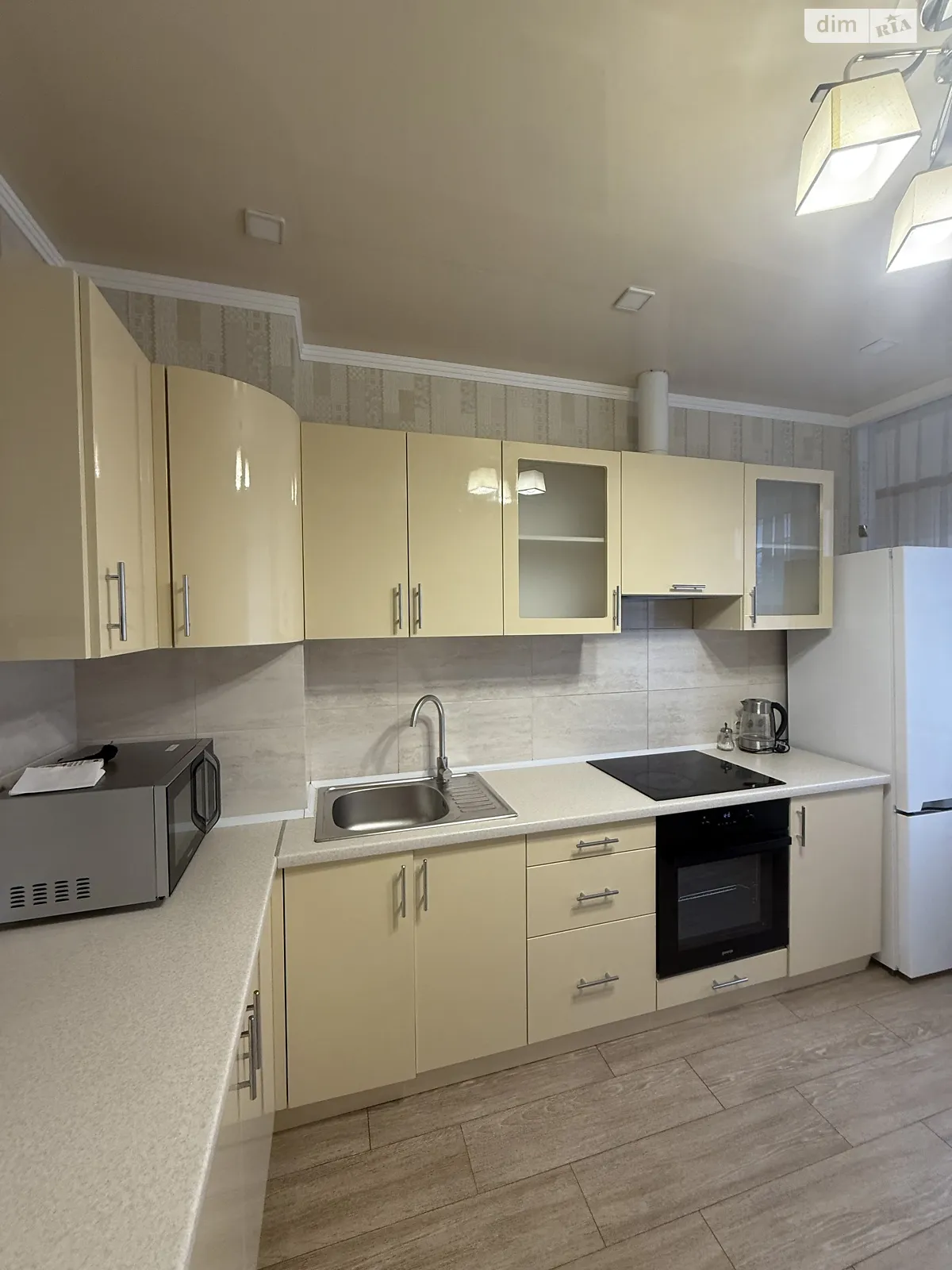 Здається в оренду 1-кімнатна квартира 38 кв. м у Одесі, вул. Басейна, 6А - фото 1