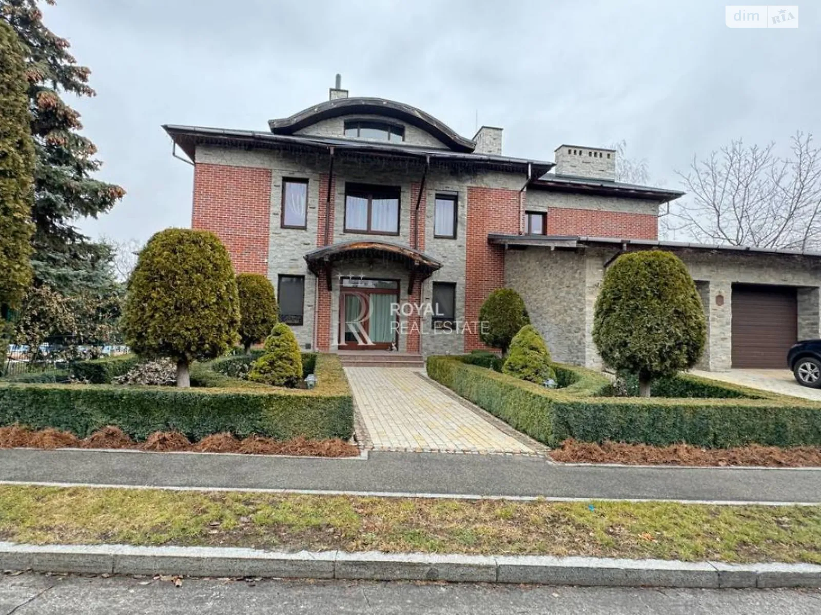 Сдается в аренду дом на 2 этажа 441 кв. м с балконом, цена: 4000 $ - фото 1