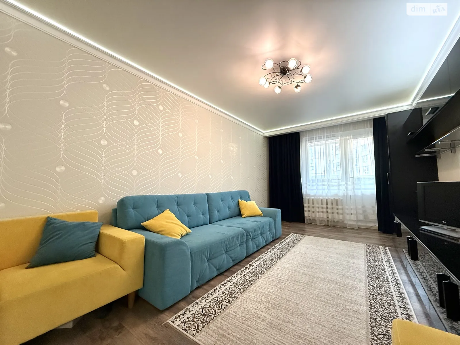 Продается 2-комнатная квартира 73.4 кв. м в Киеве, ул. Милославская, 45 - фото 1