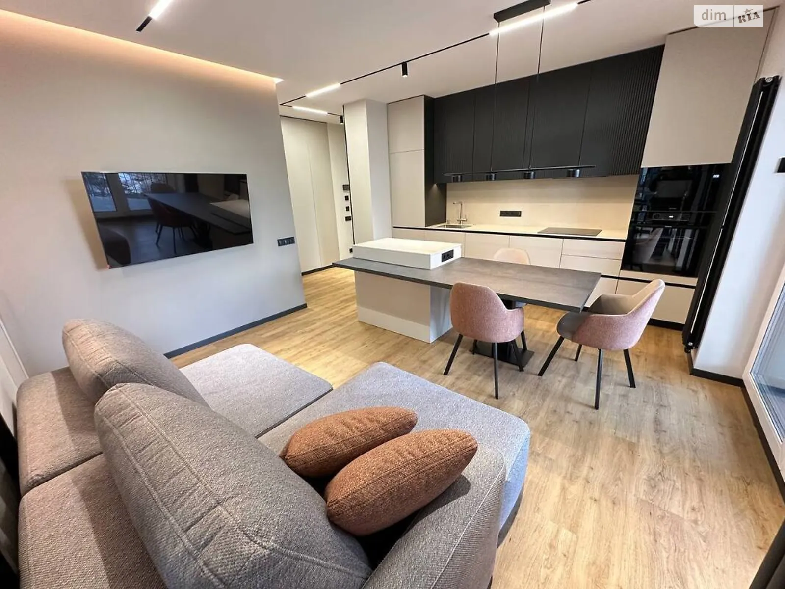 Здається в оренду 1-кімнатна квартира 57 кв. м у Києві, вул. Братів Шеметів, 10/8 - фото 1