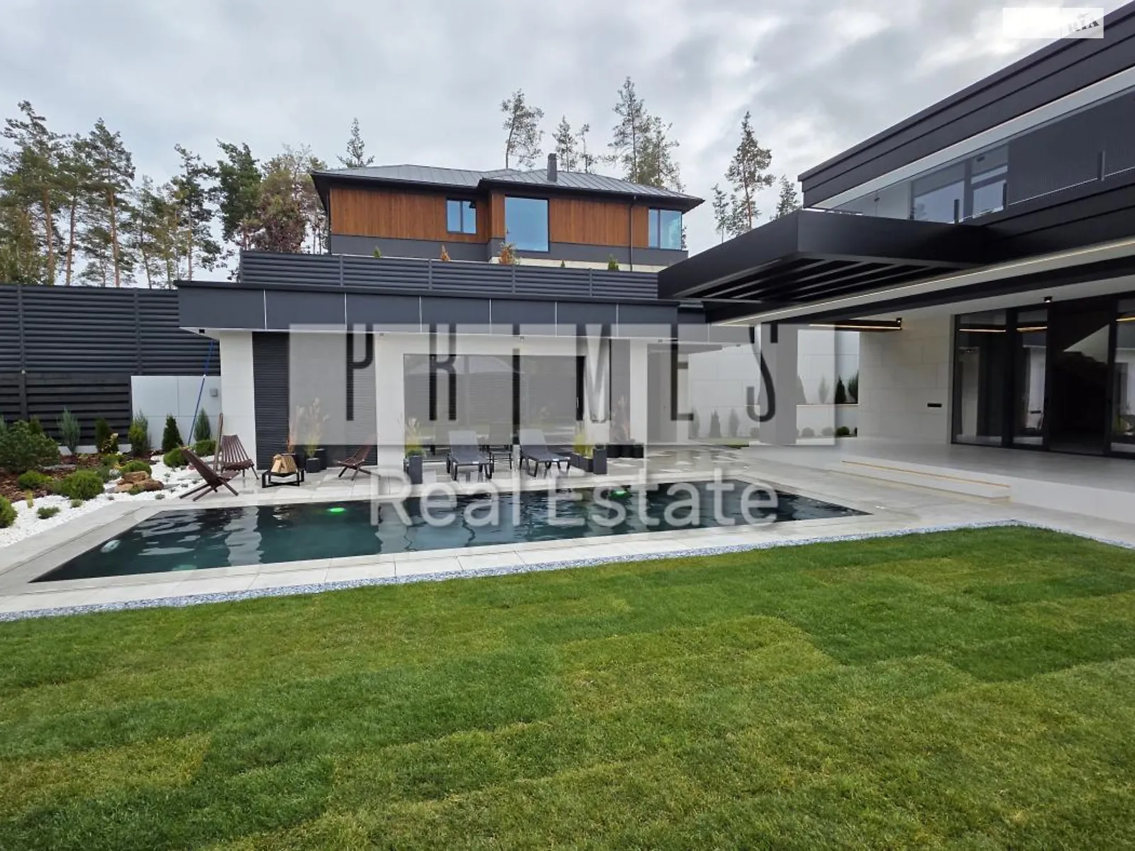 Продается дом на 2 этажа 306 кв. м с подвалом, цена: 675000 $ - фото 1