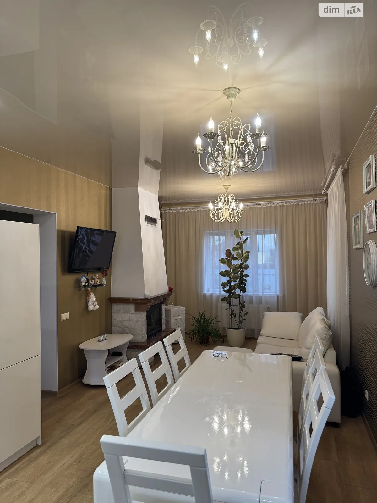 Продается дом на 2 этажа 120 кв. м с камином, цена: 195000 $ - фото 1
