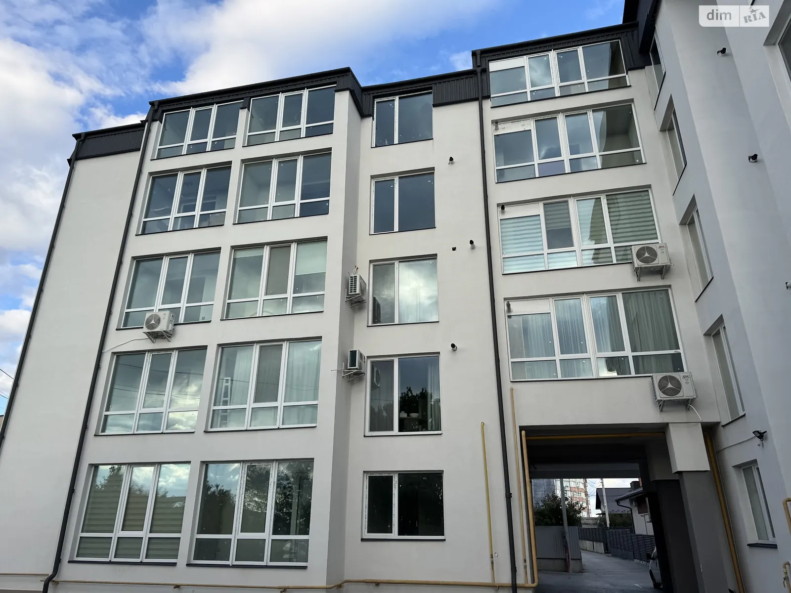 Продается 2-комнатная квартира 64 кв. м в Петрикове, ул. Степана Бандеры, 45Б - фото 1