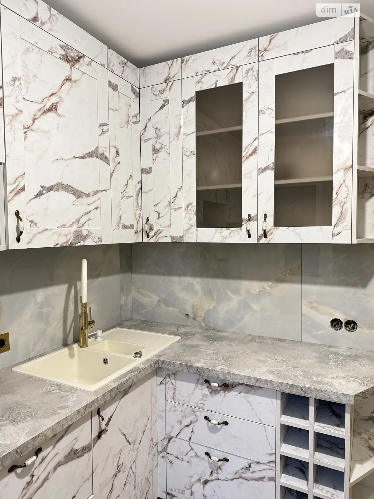 Продається 2-кімнатна квартира 46 кв. м у Києві, вул. Олега Мудрака(Генерала Наумова) - фото 1