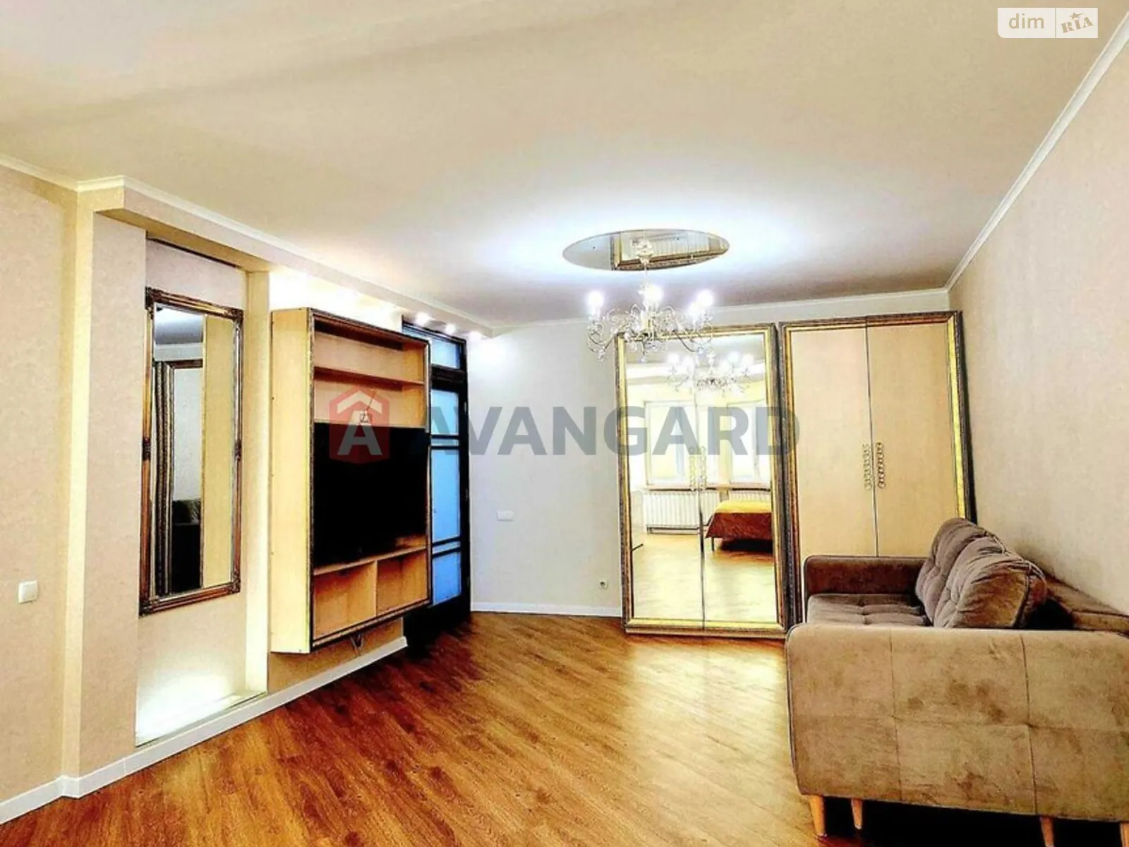Продается 4-комнатная квартира 133 кв. м в Киеве, ул. Макеевская, 10А - фото 1