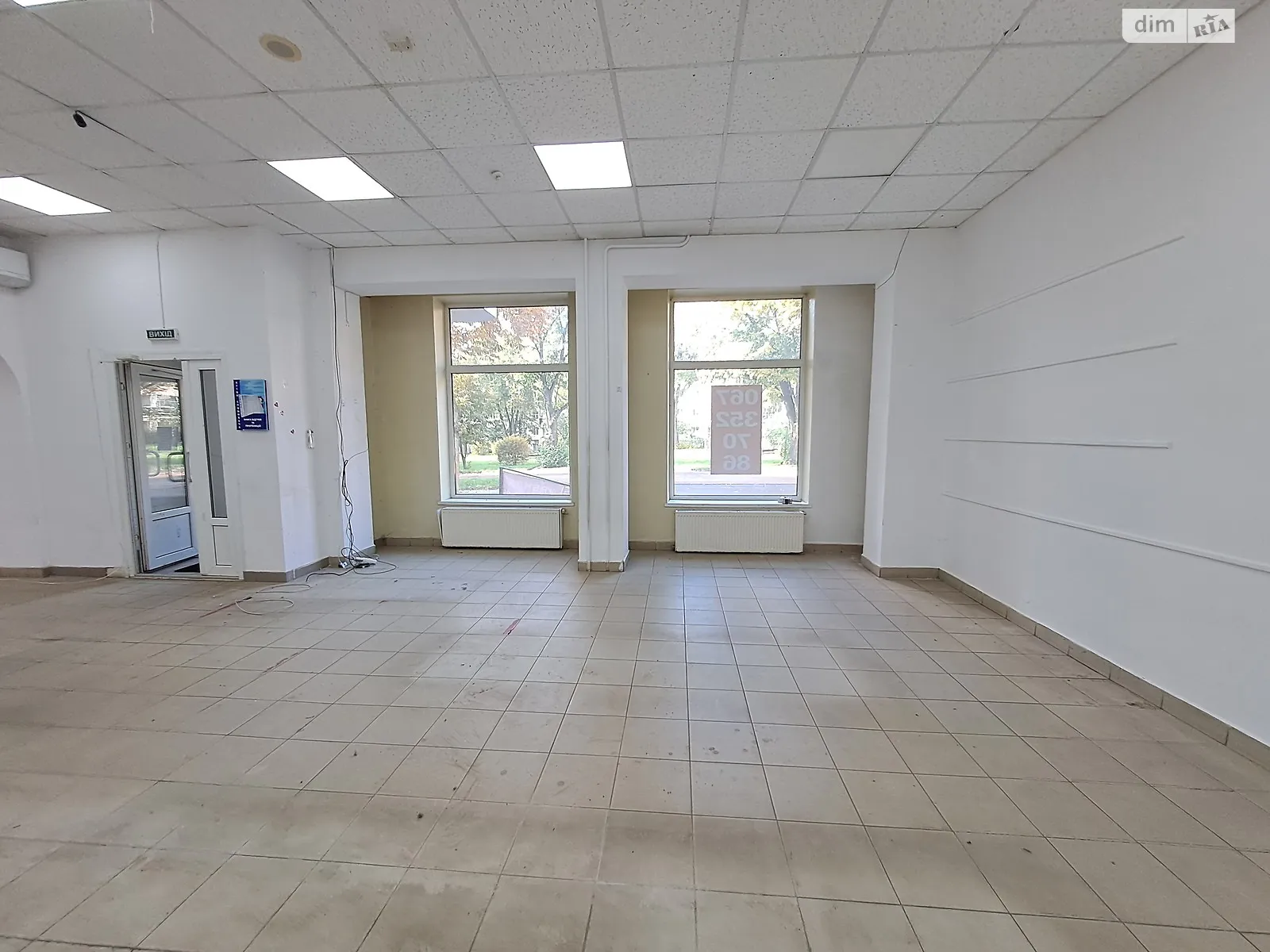 Сдается в аренду помещения свободного назначения 195.6 кв. м в 5-этажном здании, цена: 46000 грн - фото 1
