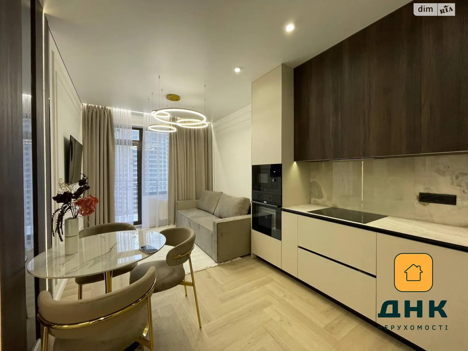 Продается 2-комнатная квартира 68 кв. м в Одессе, ул. Генуэзская, 1/1 - фото 1