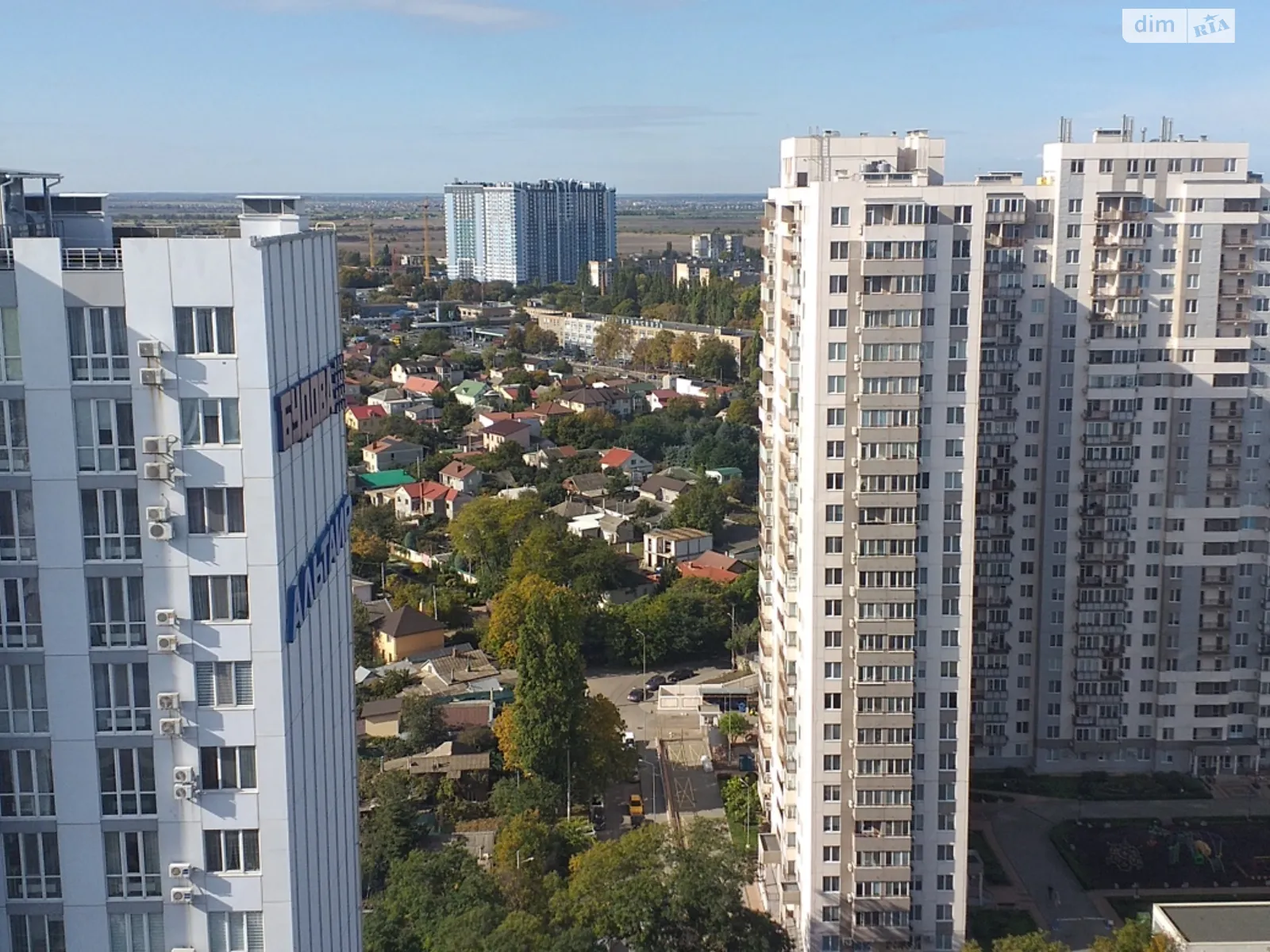 Продается 1-комнатная квартира 45 кв. м в Одессе, ул. Люстдорфская дорога, 55 - фото 1