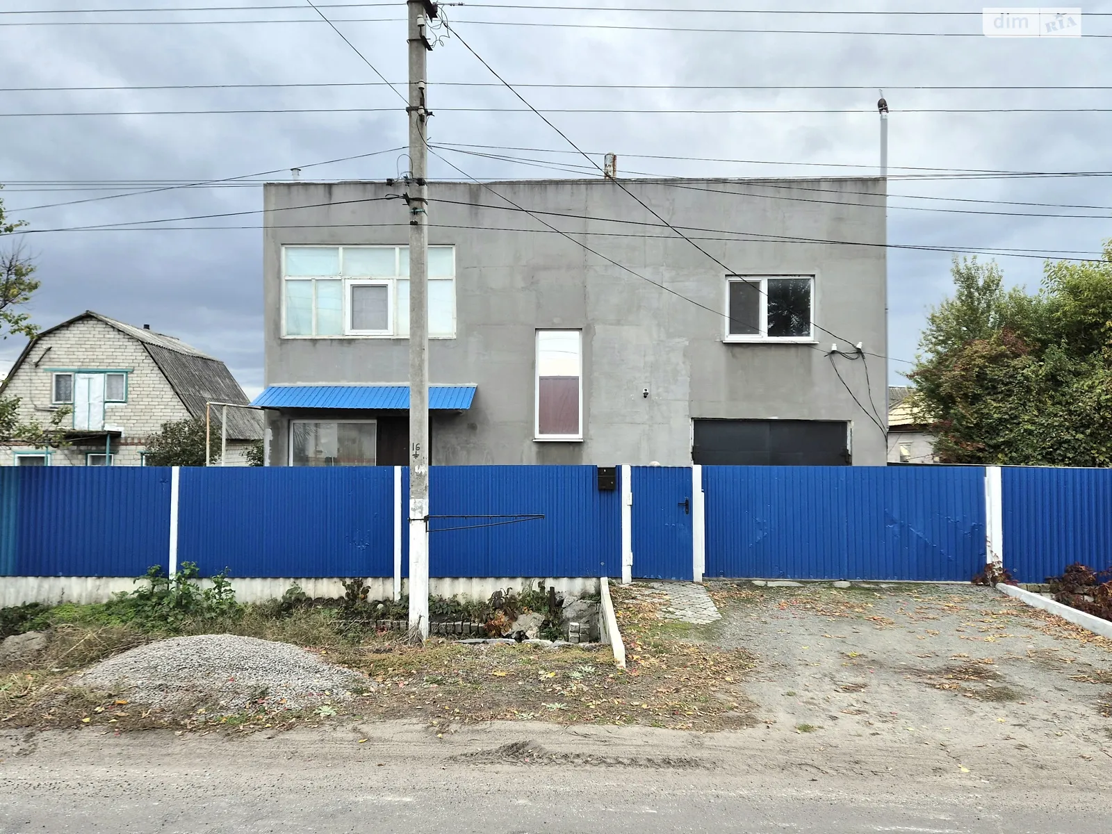 Продается дом на 2 этажа 150 кв. м с бассейном, цена: 31500 $ - фото 1