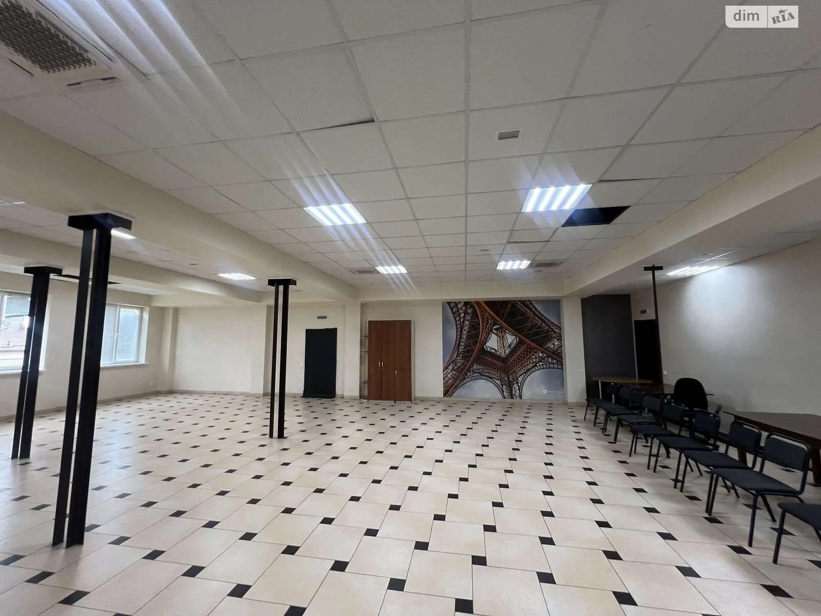 Сдается в аренду помещения свободного назначения 150 кв. м в 5-этажном здании, цена: 52500 грн - фото 1