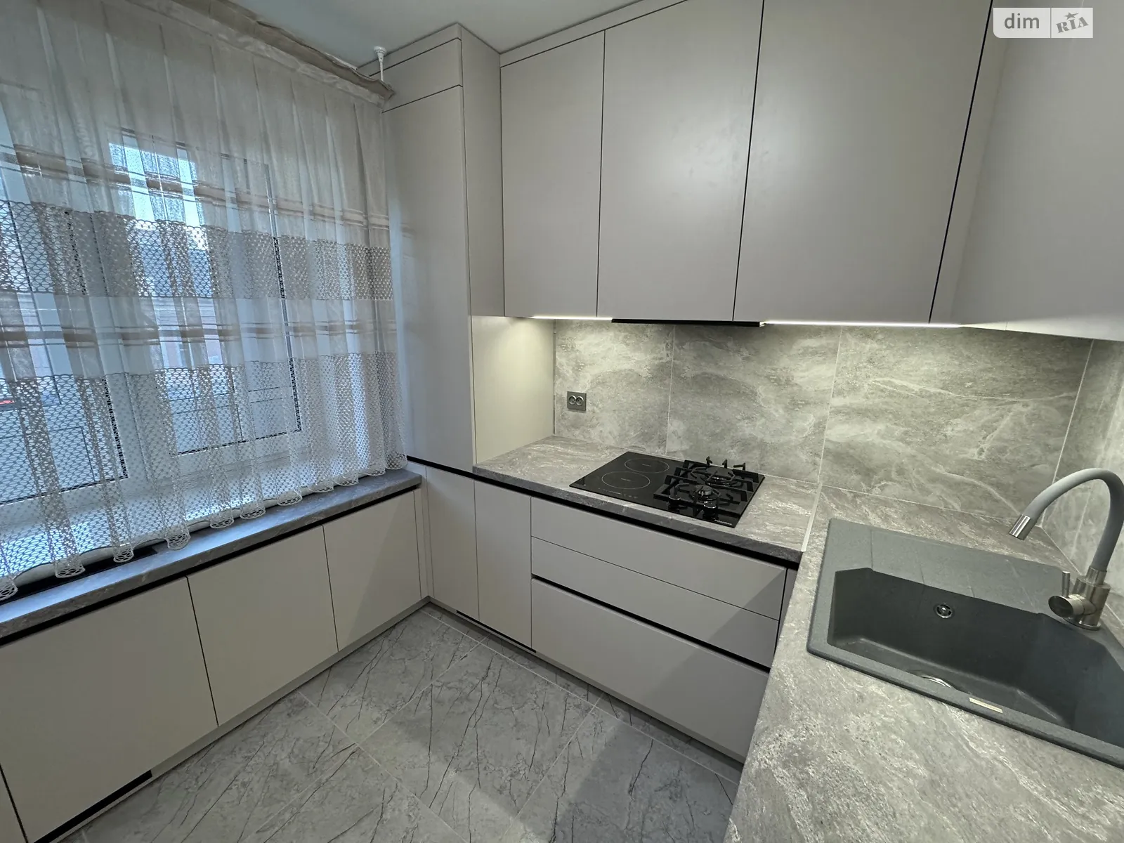 Продается 2-комнатная квартира 50.8 кв. м в Николаеве, ул. Соборная, 3А - фото 1