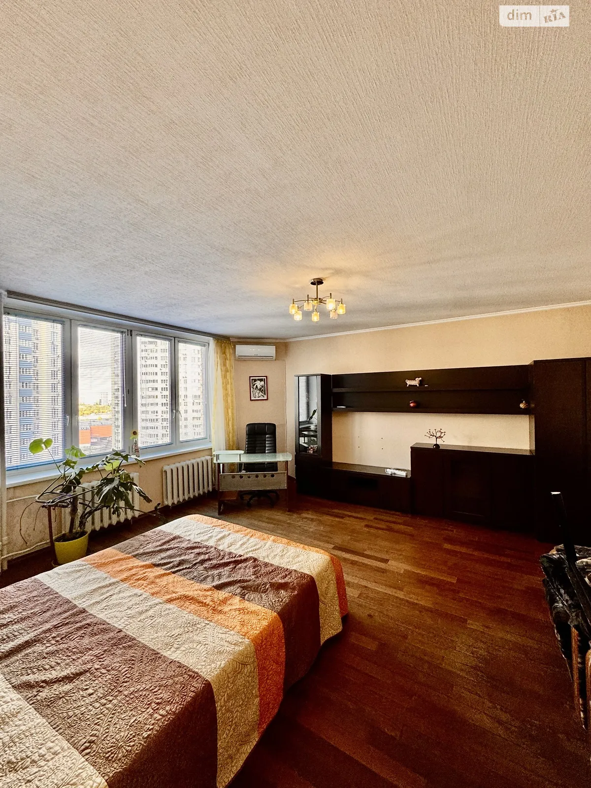 Продается 4-комнатная квартира 125 кв. м в Киеве, ул. Драгоманова, 6А - фото 1