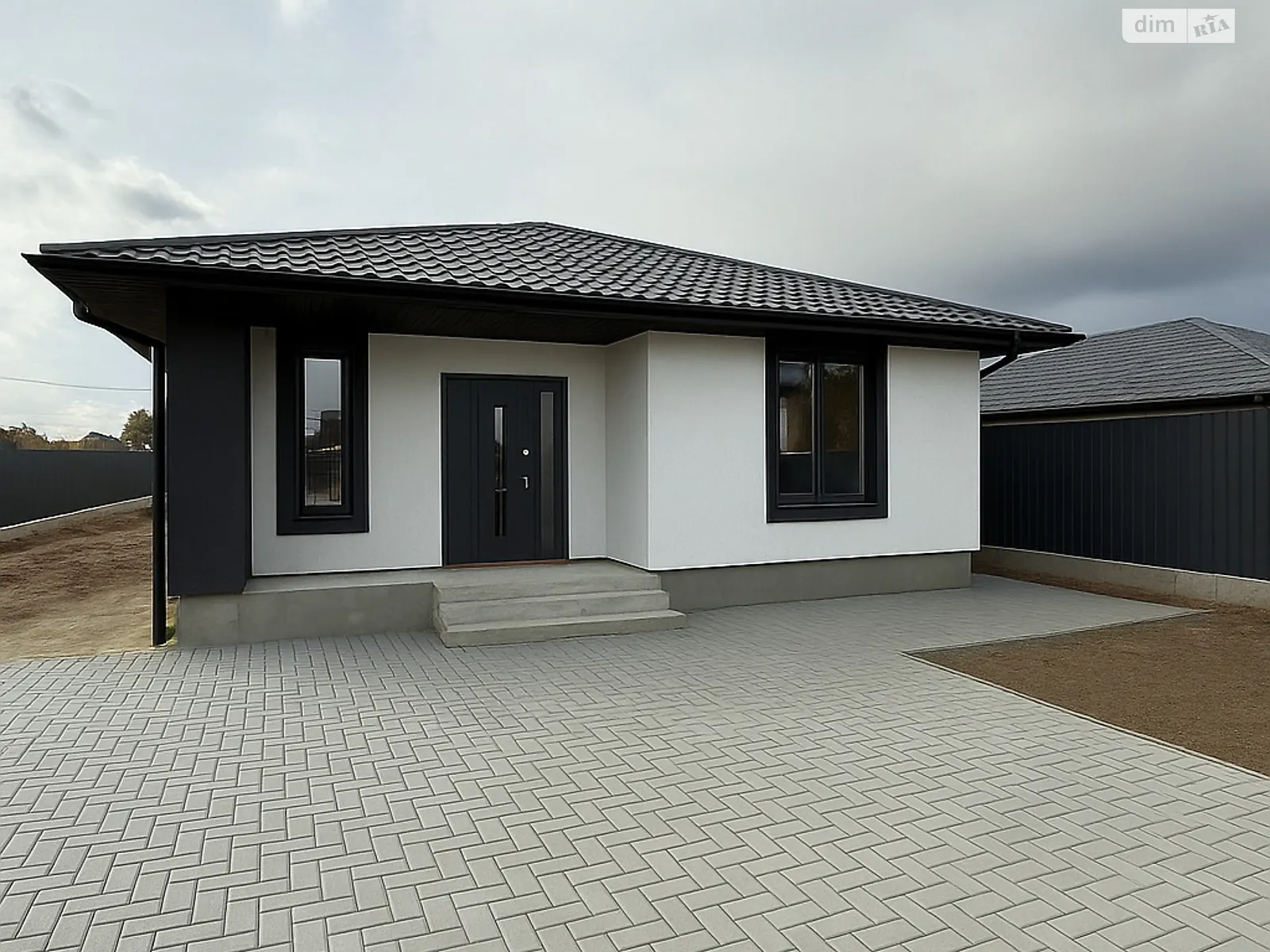 Продается одноэтажный дом 95 кв. м с беседкой, цена: 82999 $ - фото 1