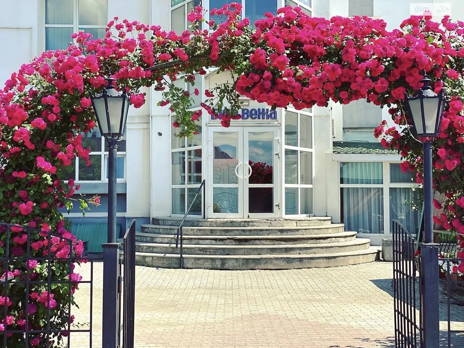 Сдается в аренду помещения свободного назначения 45.3 кв. м в 1-этажном здании, цена: 15000 грн - фото 1