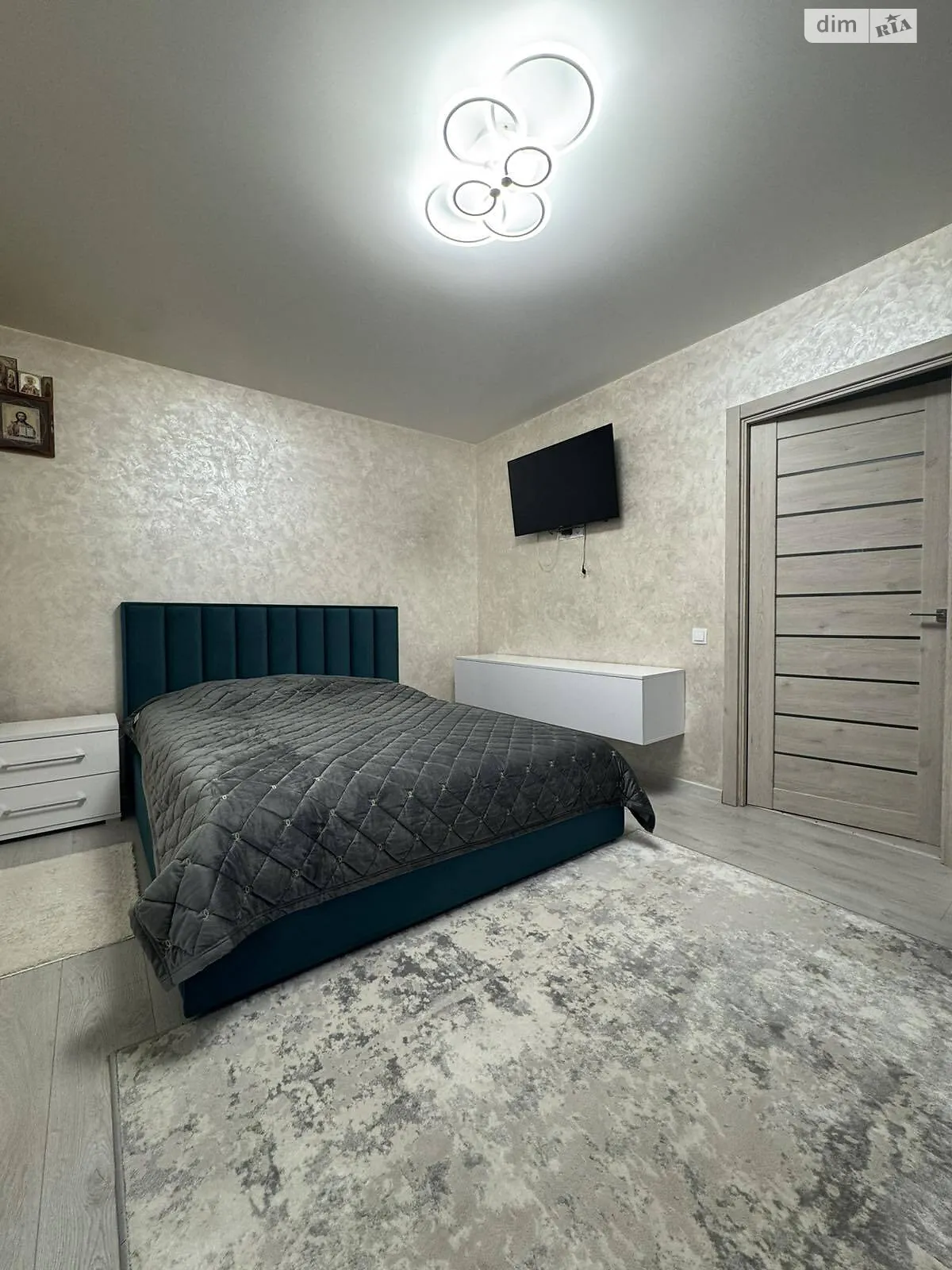 Продается 2-комнатная квартира 49.5 кв. м в Ровно, ул. Коновальца Евгения - фото 1
