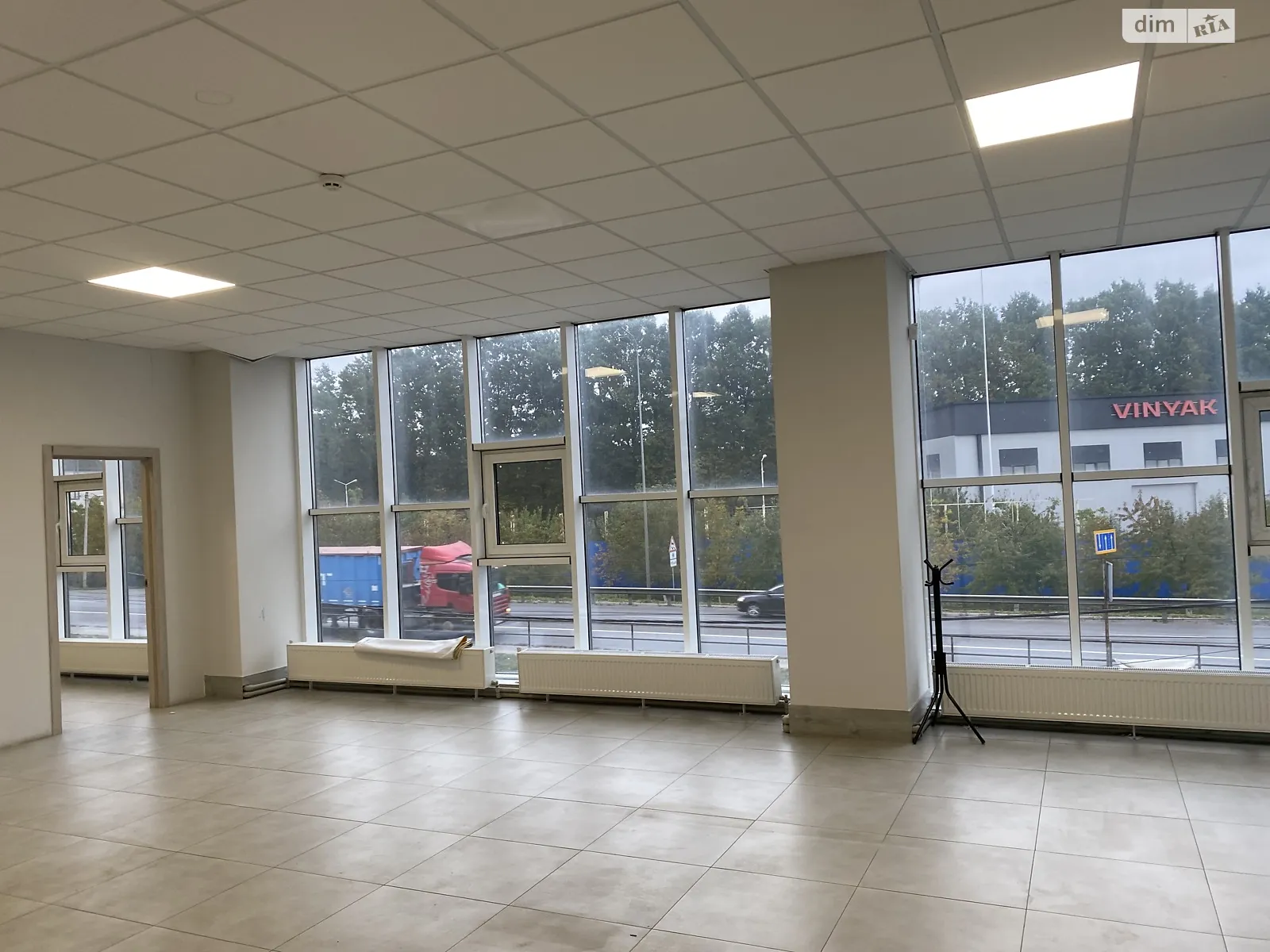 Сдается в аренду помещения свободного назначения 125 кв. м в 3-этажном здании, цена: 37500 грн - фото 1