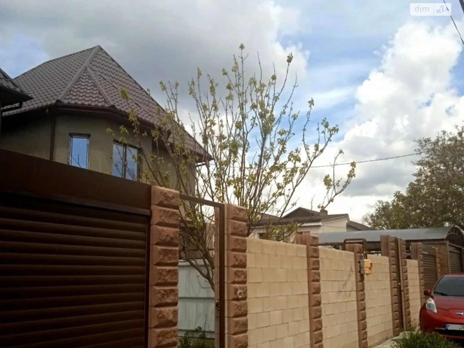 Продается дом на 2 этажа 125 кв. м с бассейном, цена: 110000 $ - фото 1