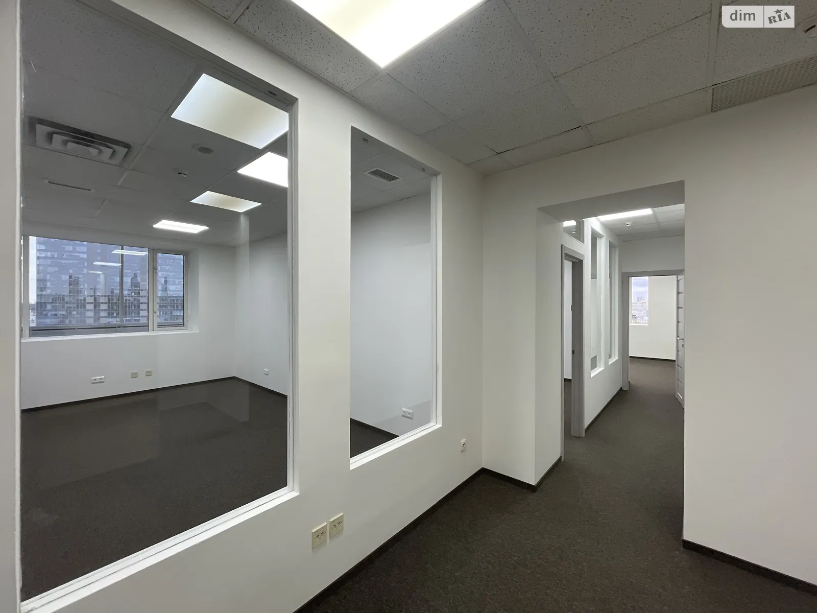 Сдается в аренду офис 234 кв. м в бизнес-центре, цена: 5148 $ - фото 1