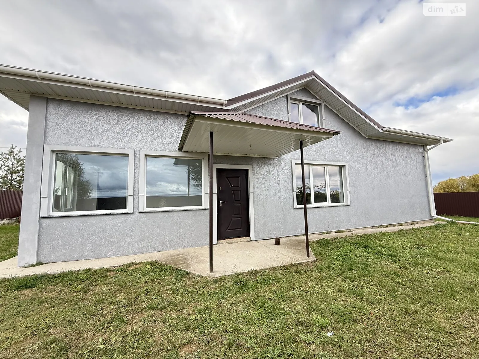 Продается дом на 2 этажа 170 кв. м с верандой, цена: 105000 $ - фото 1